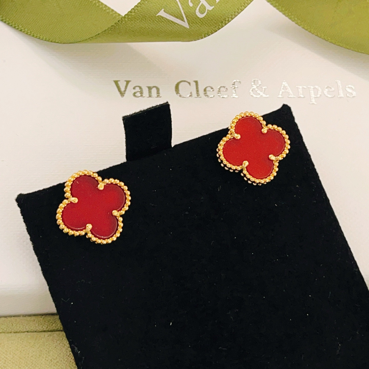 高仿首飾VanCleef&Arpels*RD40400紅玉髓耳釘黃金款大號