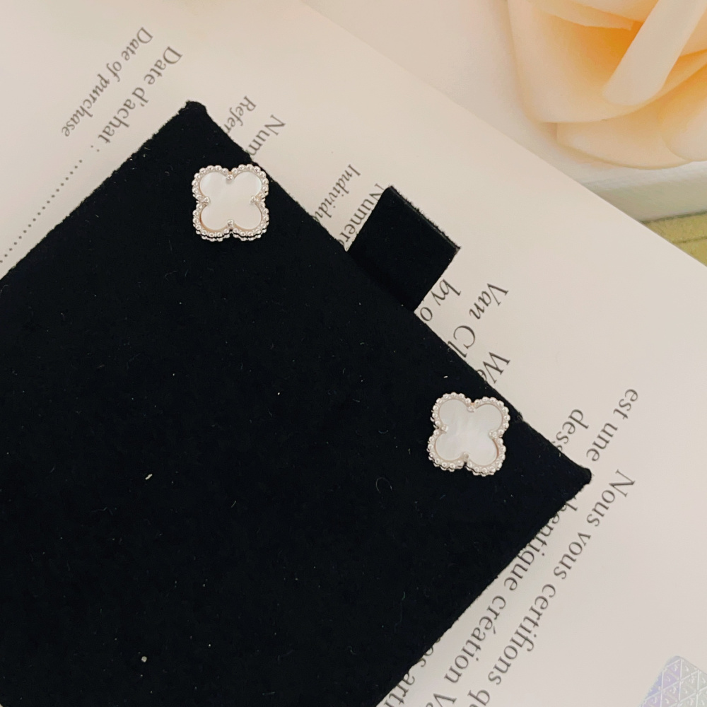 高仿首飾VanCleef&Arpels*RG12000貝母耳釘白金款小號
