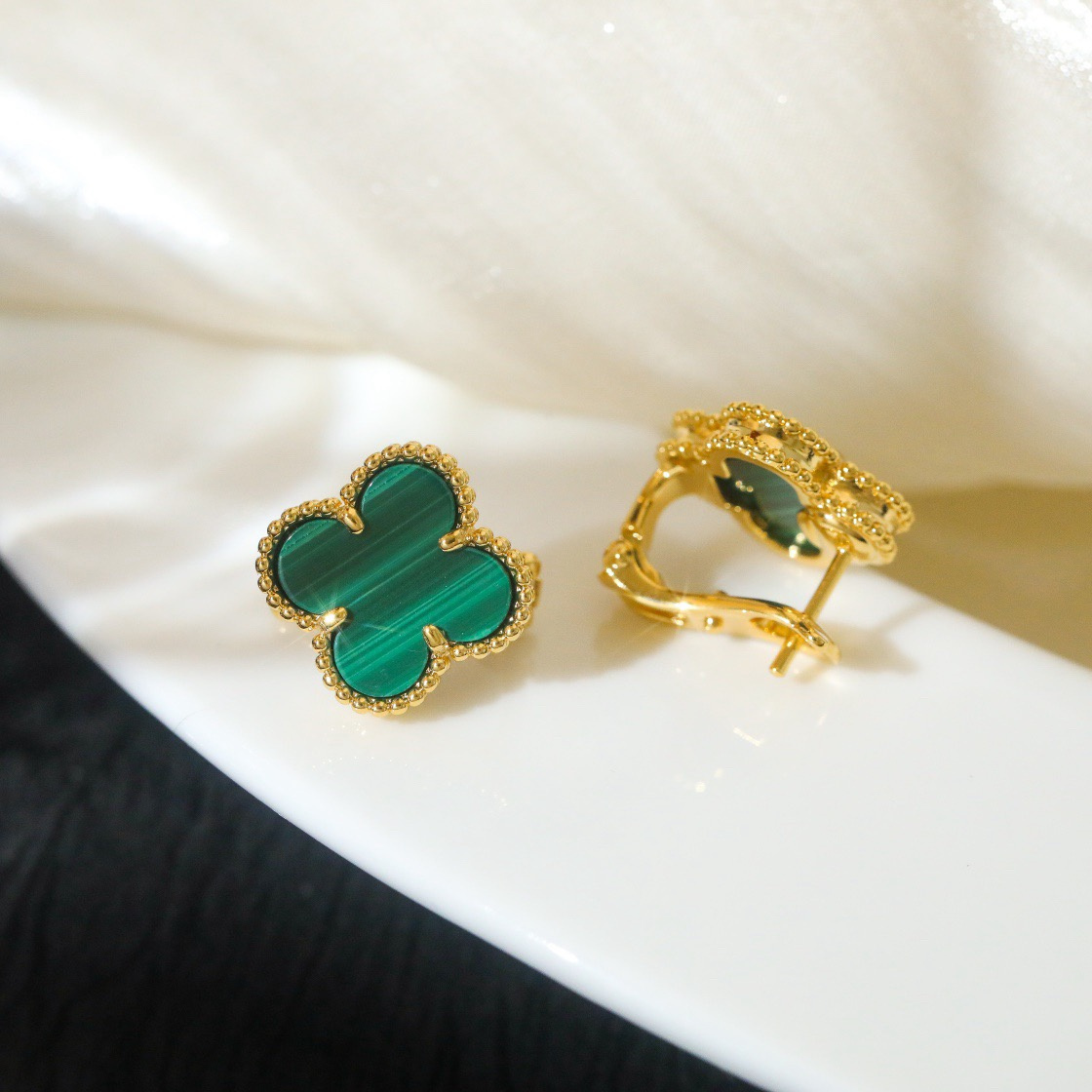 高仿首飾VanCleef&Arpels*RO3MH00孔雀石耳釘黃金款大號