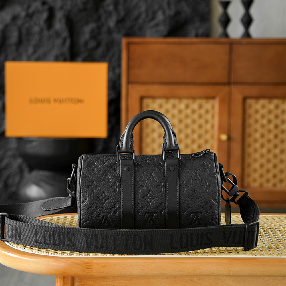 高仿LV*Keepall25系列M20900壓紋牛皮男士單肩包黑色免檢版