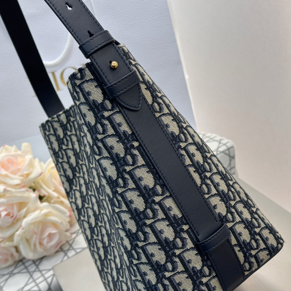高仿Dior*Star系列M2854M928印花水桶包藍色小號免檢版