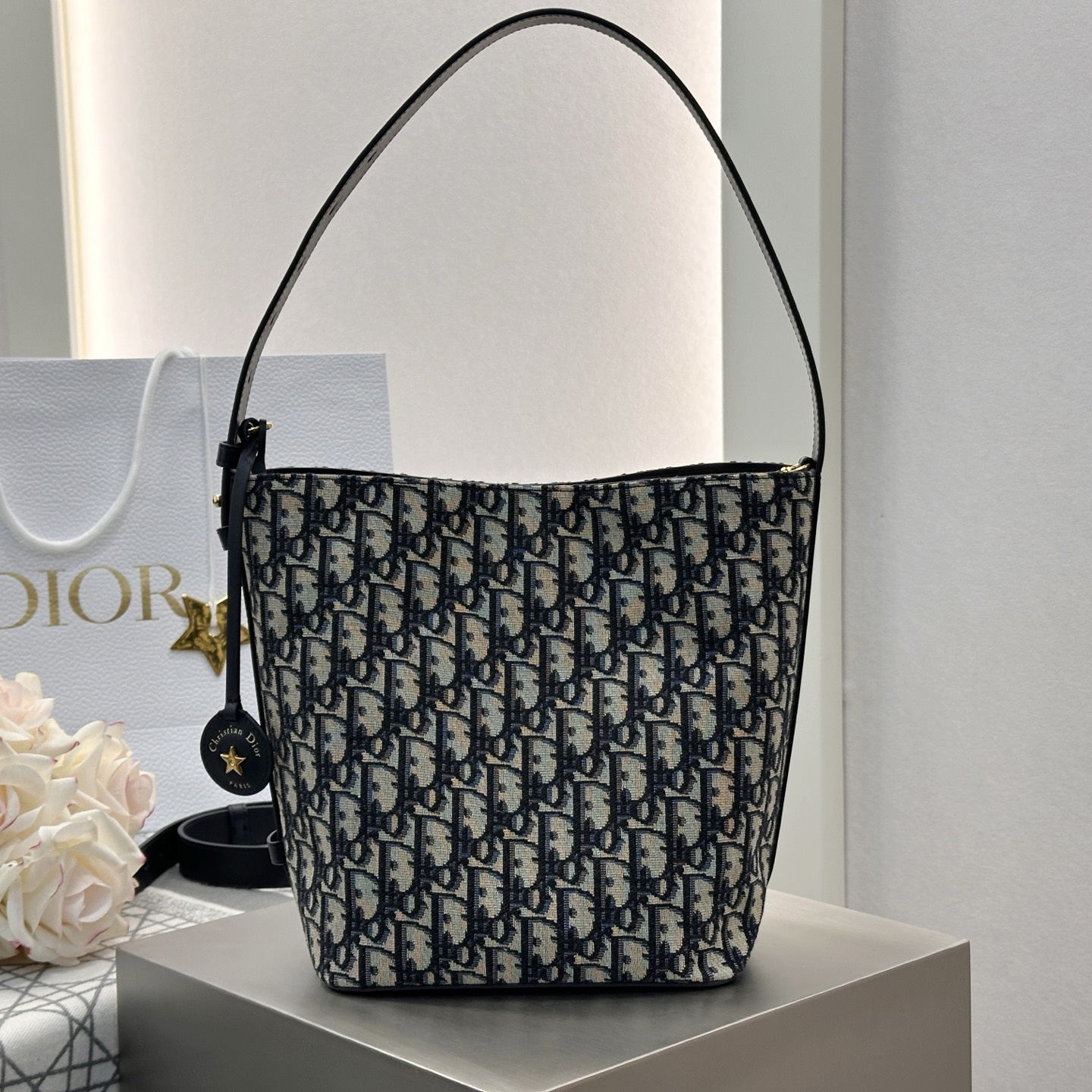 高仿Dior*Star系列M2854M928印花水桶包藍色小號免檢版