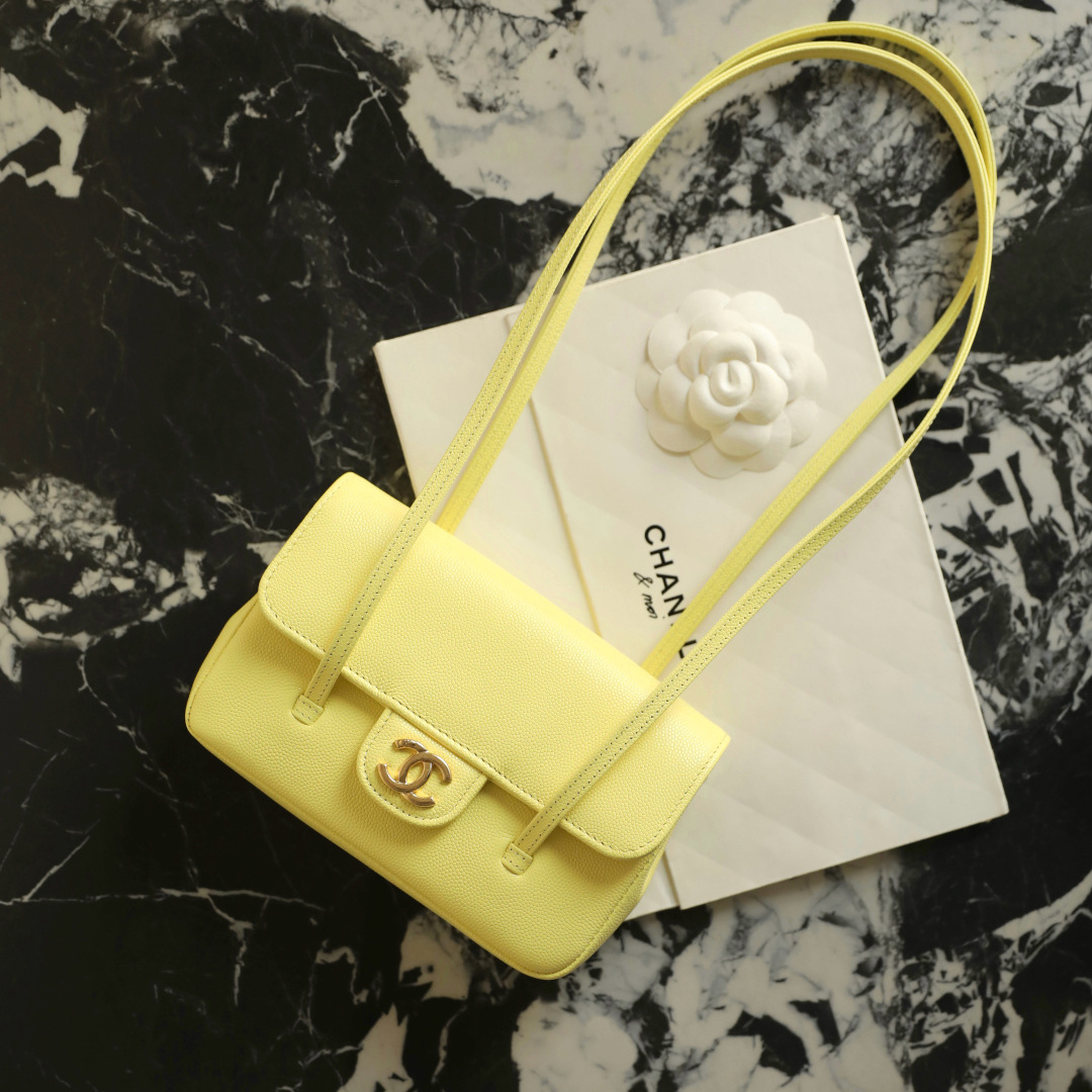 高仿Chanel*26P系列AP5068小牛皮單肩包小雞黃Mini免檢版