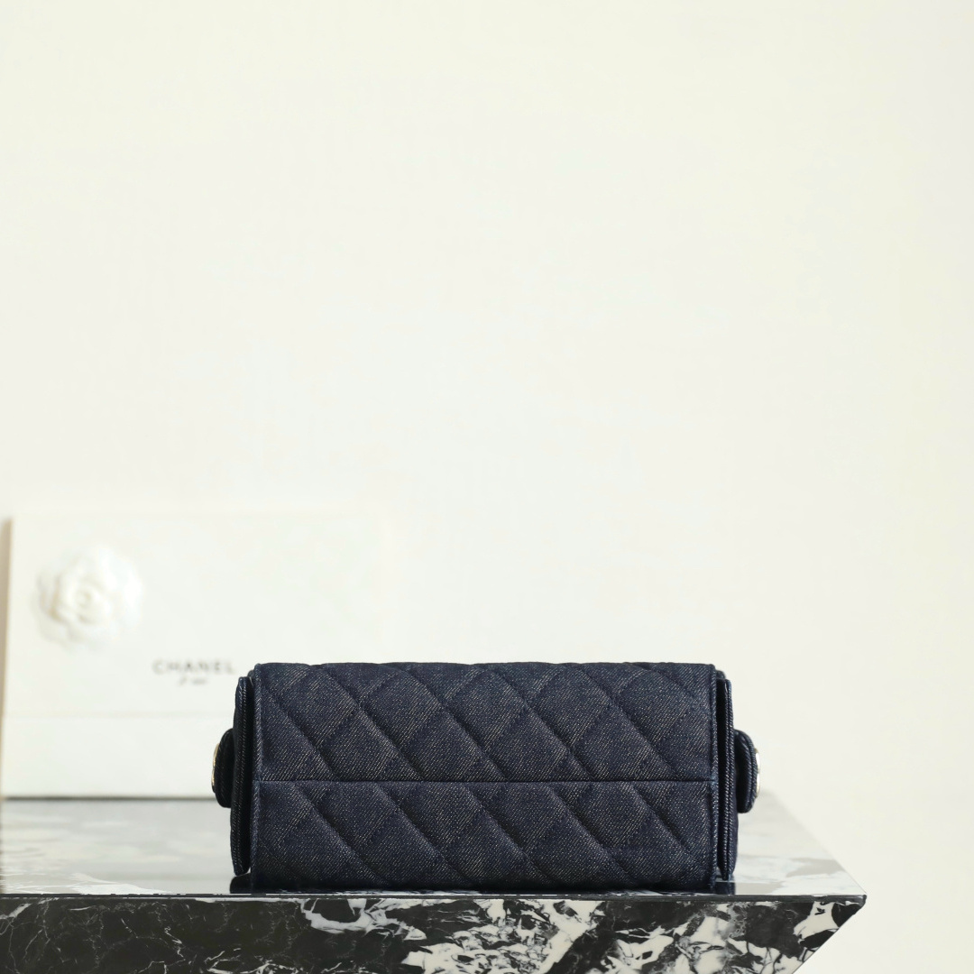 高仿Chanel*26P/25Bag系列AS5631水洗牛仔布手袋Mini黑色免檢版