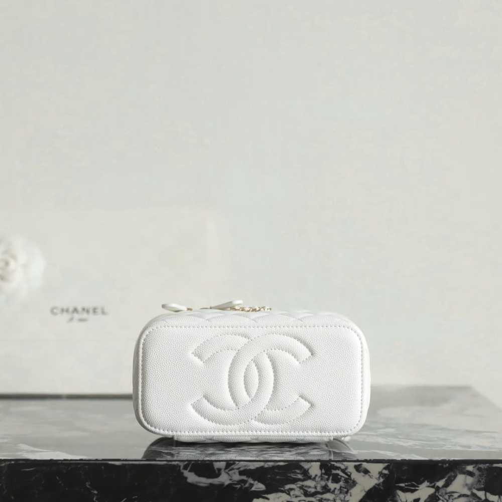 高仿Chanel*26S系列AP5182小球紋牛皮盒子包白色免檢版
