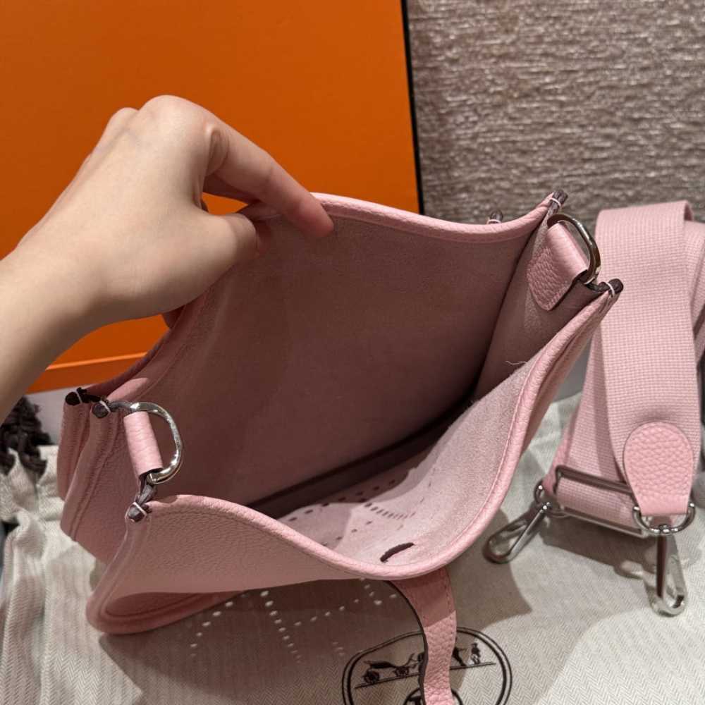 高仿Hermes*Evelyne23系列H087941CK3Q櫻花粉銀扣純手工