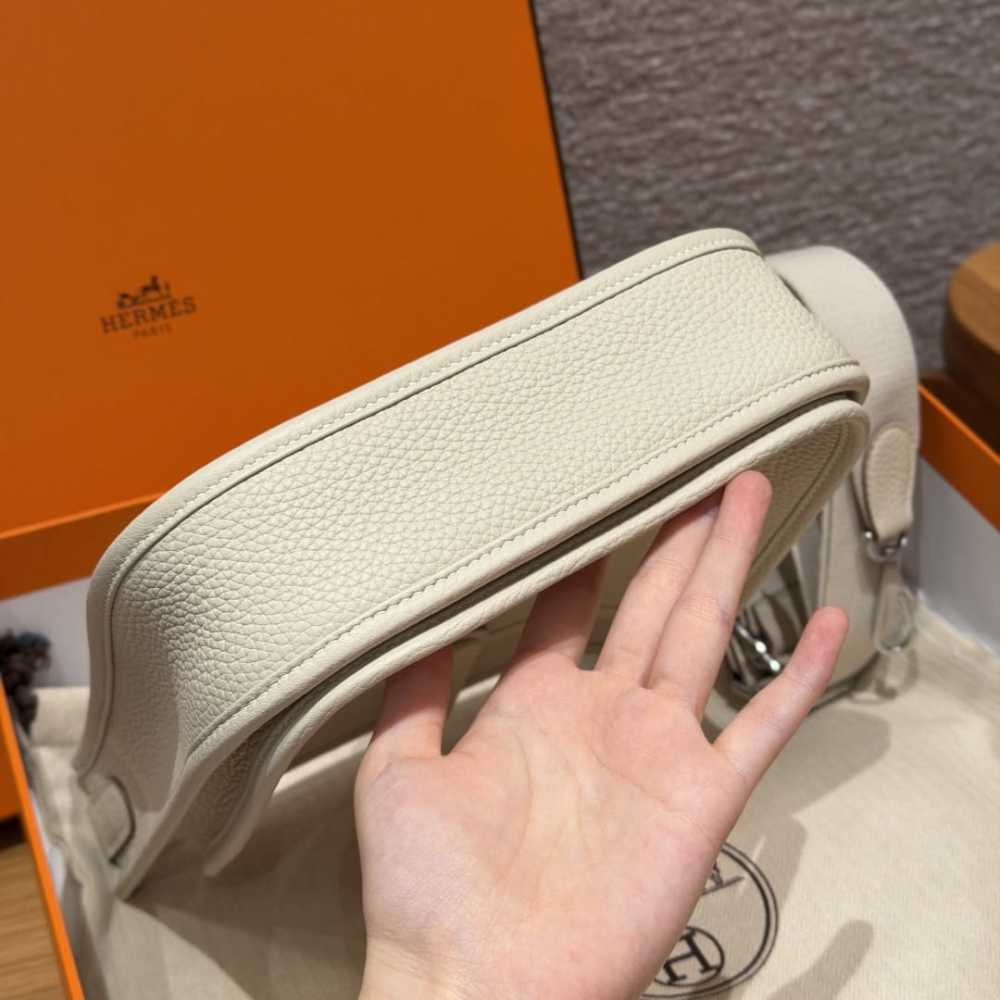 高仿Hermes*Evelyne23系列H087941CKI2奶昔白銀扣純手工