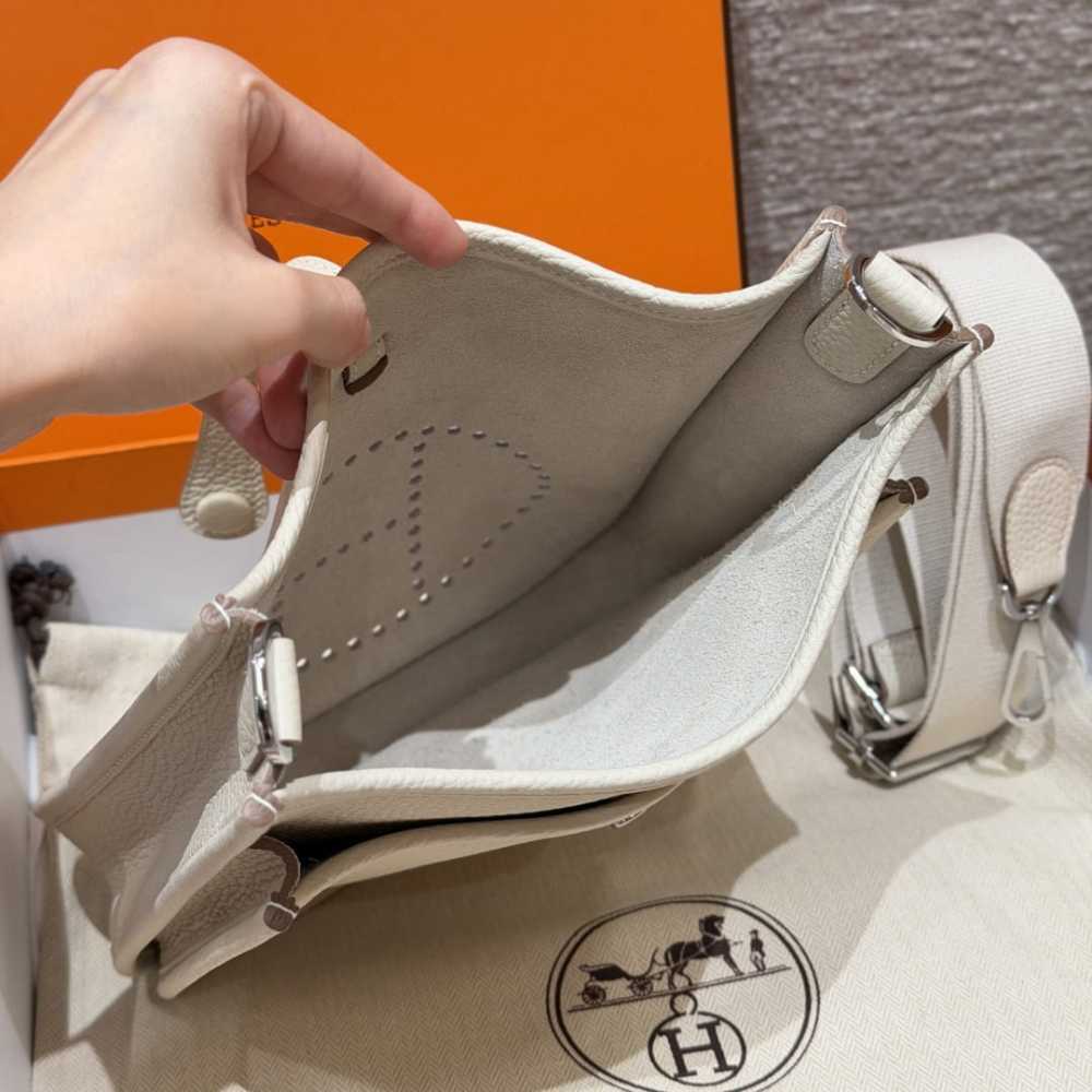 高仿Hermes*Evelyne23系列H087941CKI2奶昔白銀扣純手工