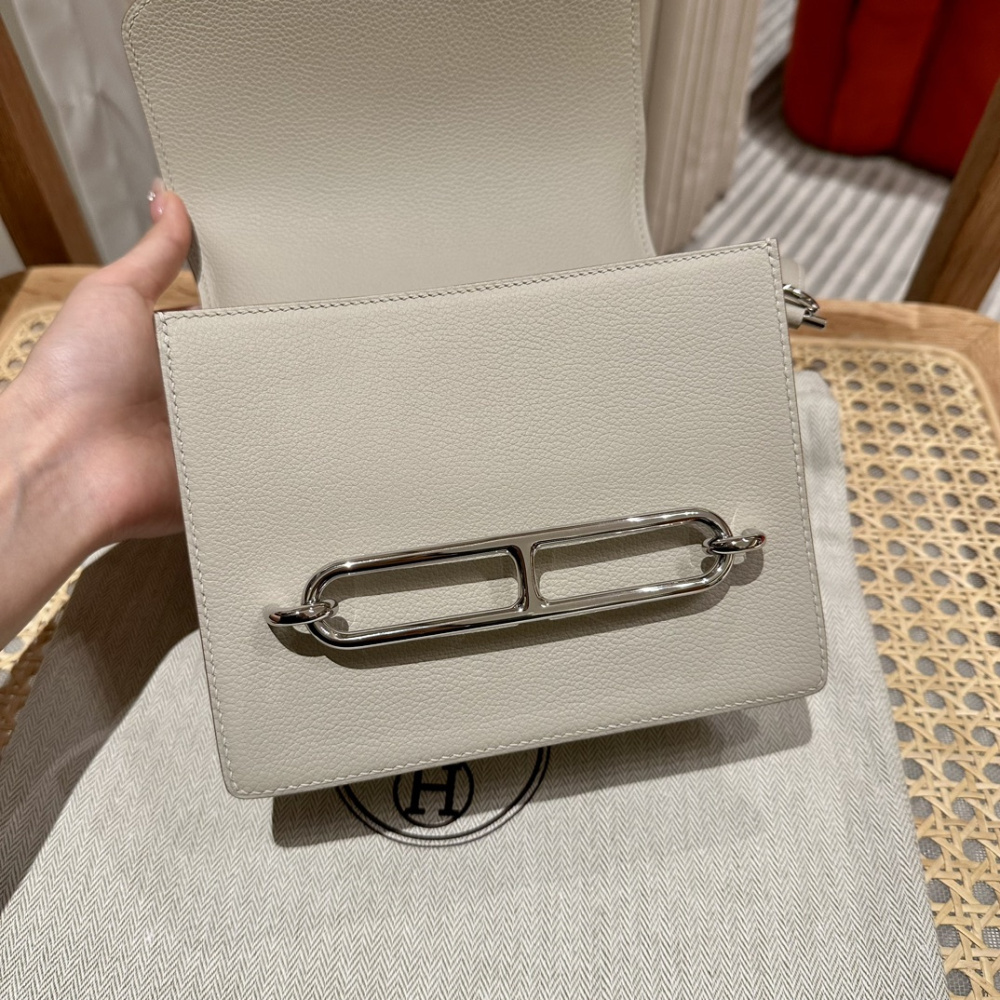 高仿Hermes*Roulis19系列H070509EP0U冰川白銀扣小牛皮純手工