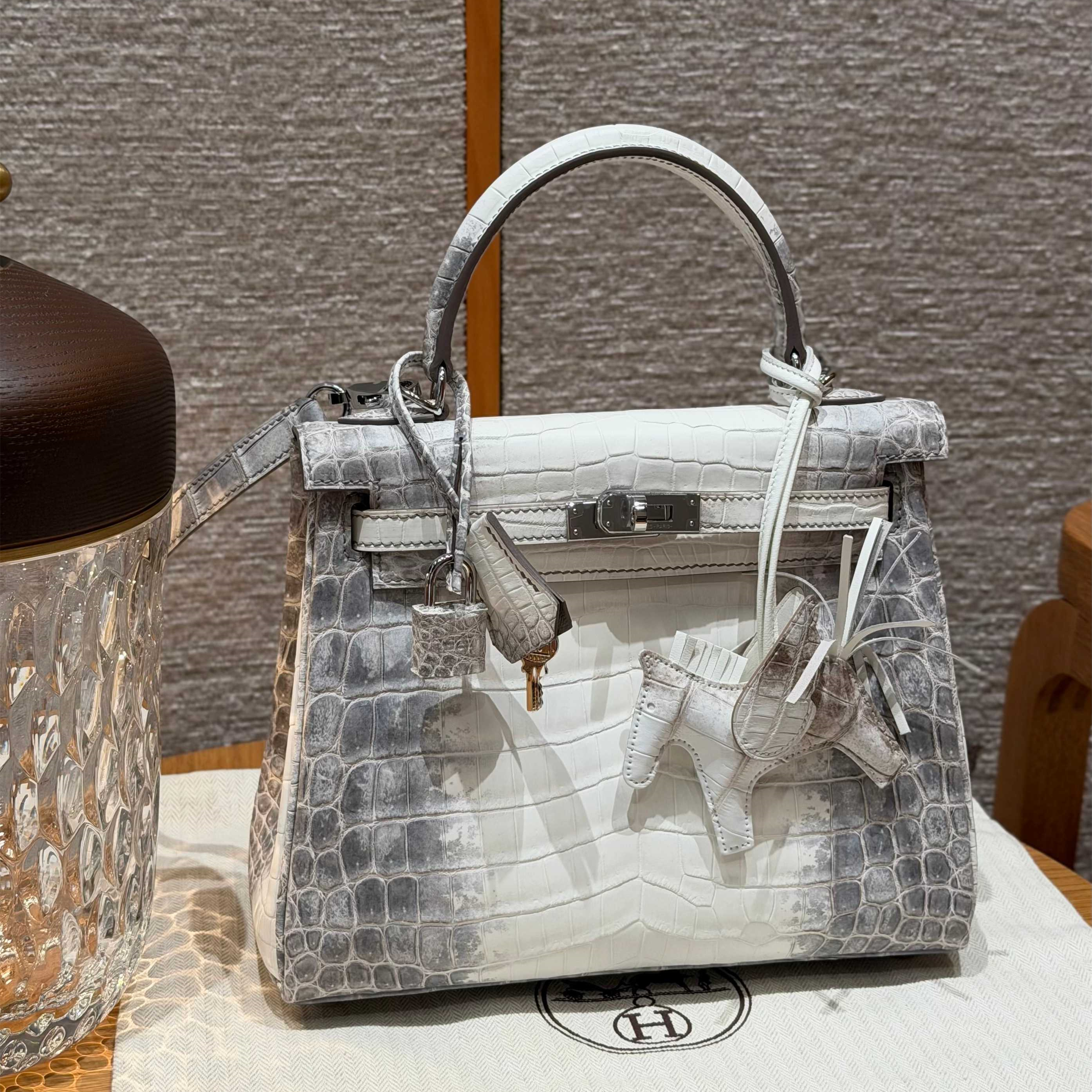 高仿Hermes*Kelly25系列H043220N50喜馬拉雅銀扣鱷魚皮純手工