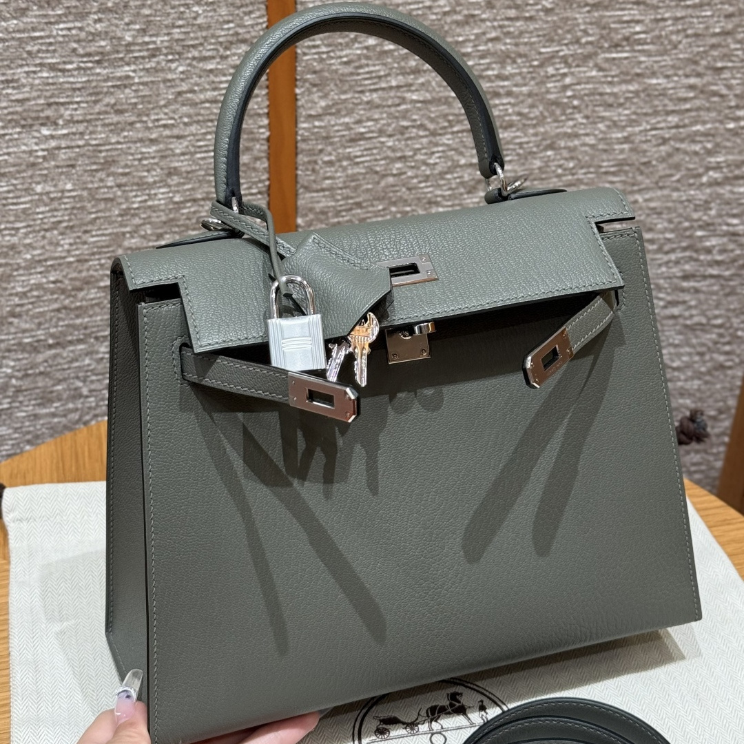高仿Hermes*Kelly25系列H043110CA0L積雨雲灰山羊皮銀扣純手工