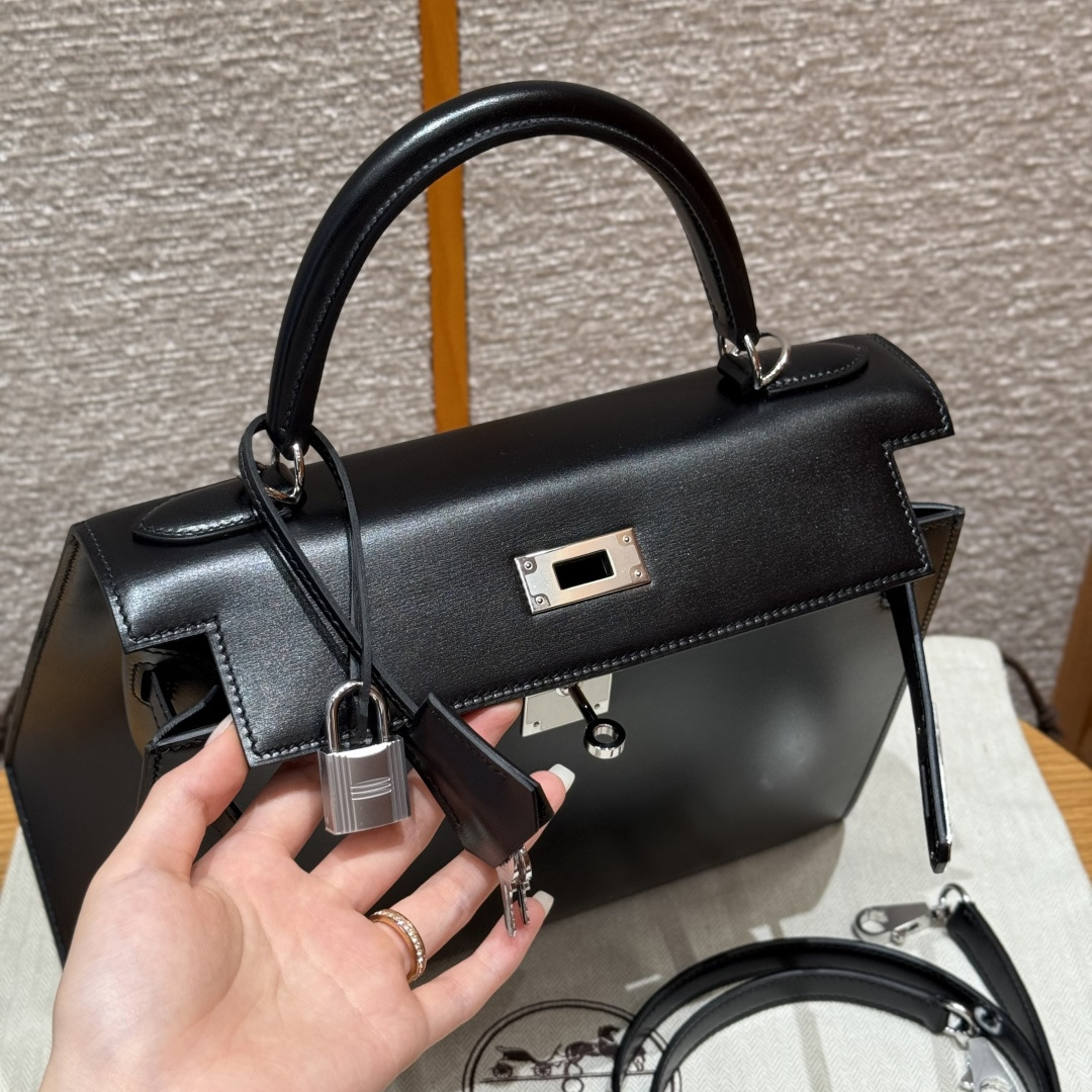 高仿Hermes*Kelly28系列H043130BO89黑色銀扣牛皮純手工