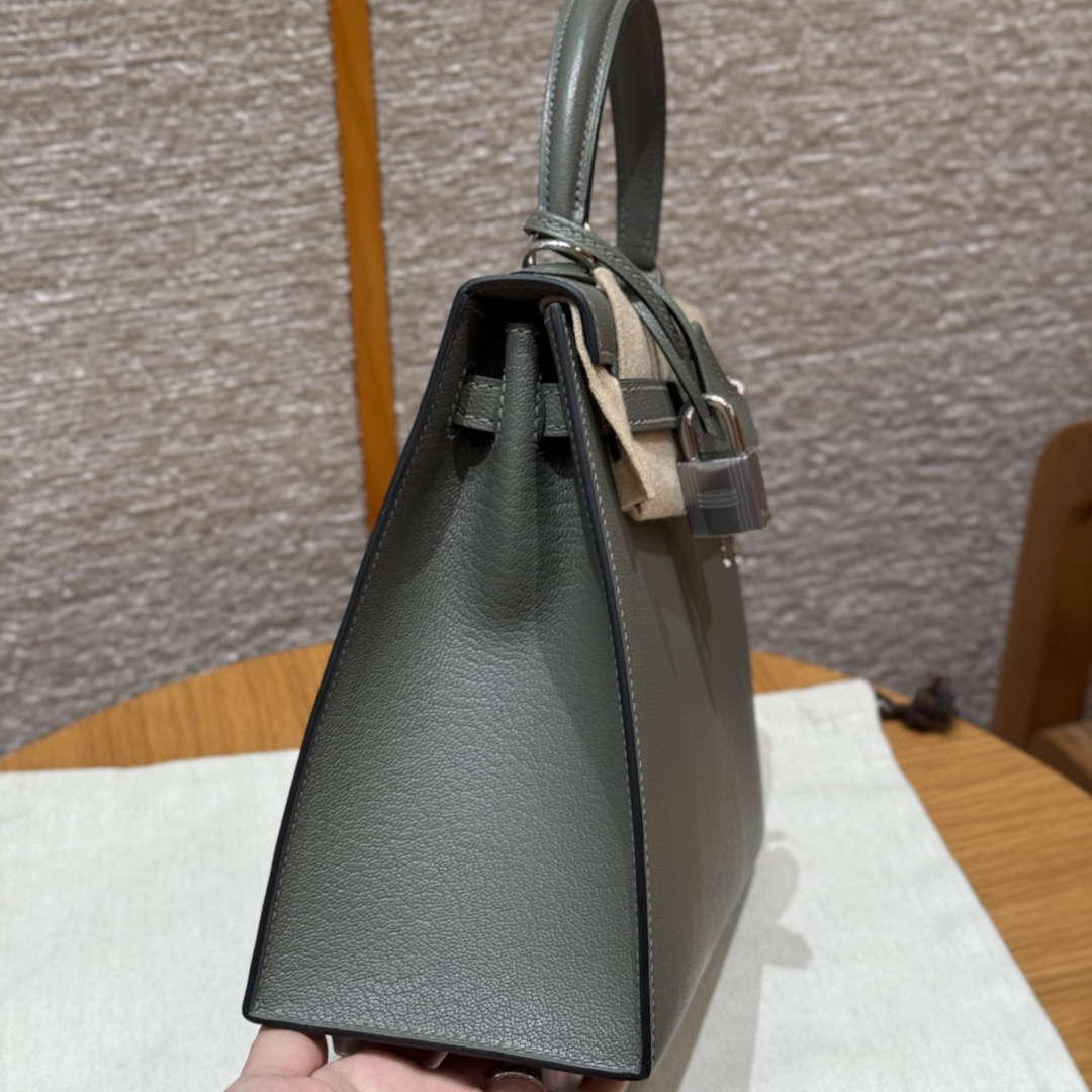 高仿Hermes*Kelly25系列H043110CA0L積雨雲灰山羊皮銀扣純手工