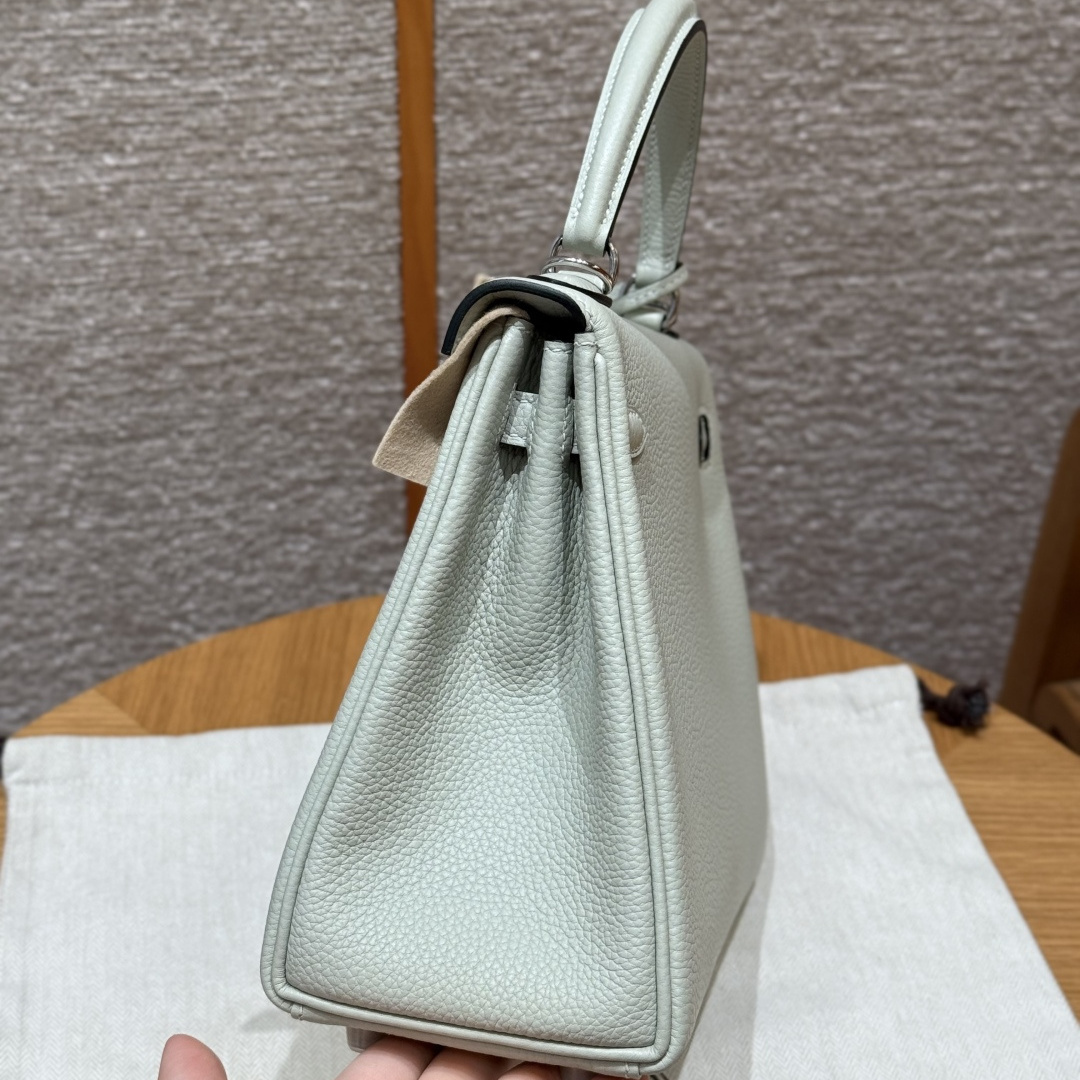 高仿Hermes*Kelly25系列H043220TC0W冰晶灰銀扣牛皮純手工