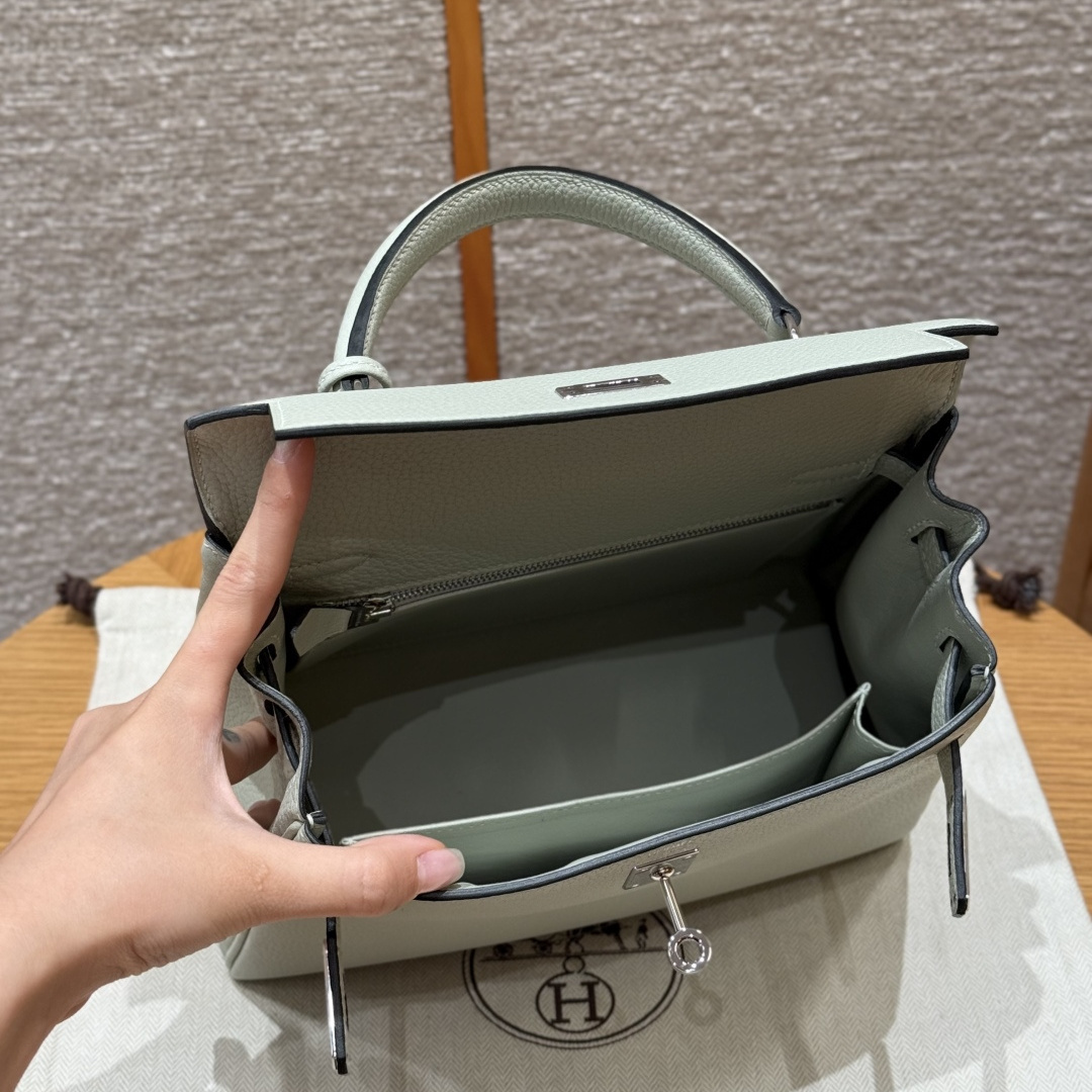 高仿Hermes*Kelly25系列H043220TC0W冰晶灰銀扣牛皮純手工