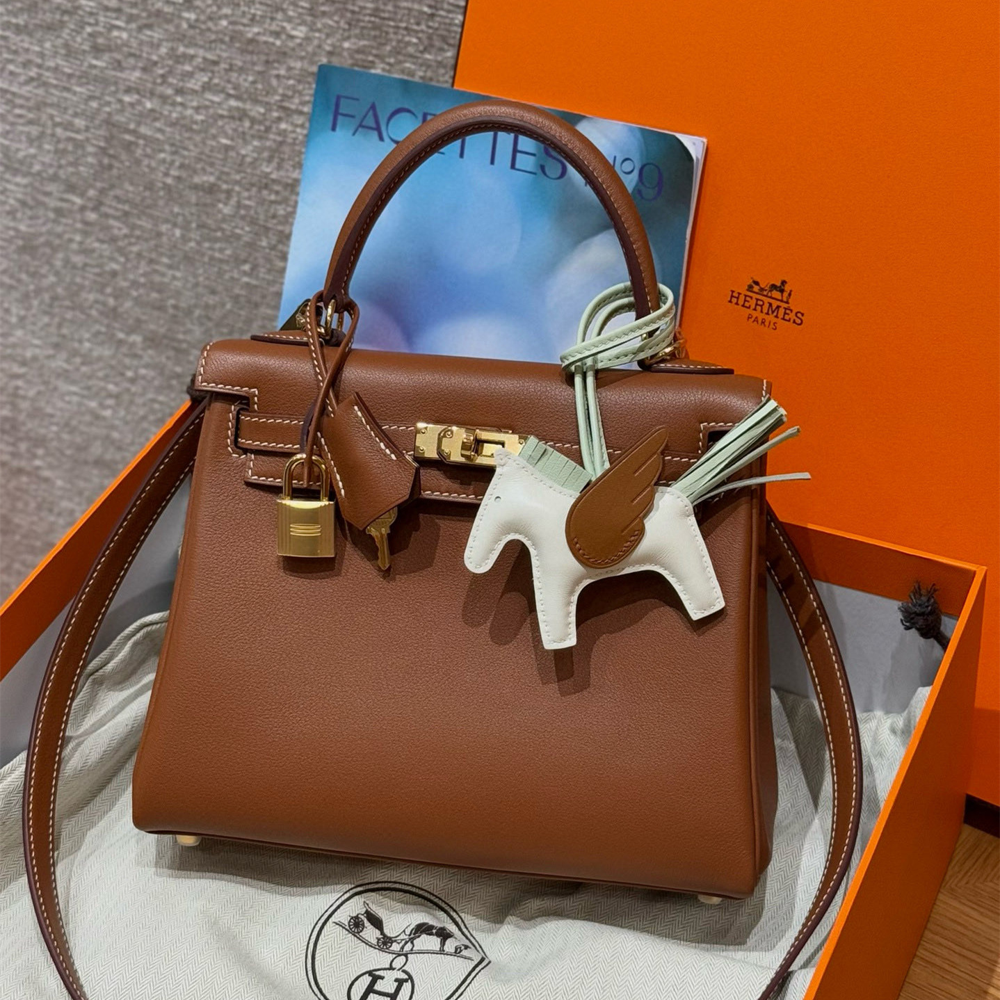 高仿Hermes*Kelly25系列H043220SW37金棕色金扣牛皮純手工