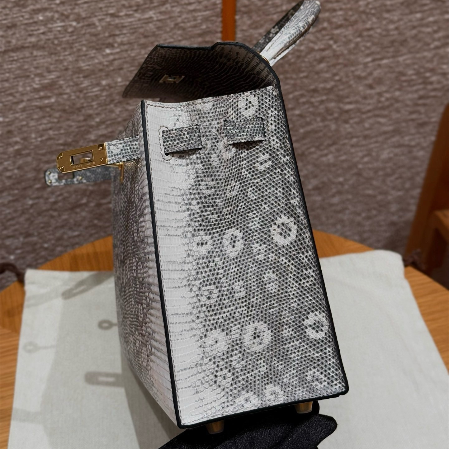 高仿Hermes*Kelly25系列H043110LZ1B原色金扣蜥蜴皮純手工