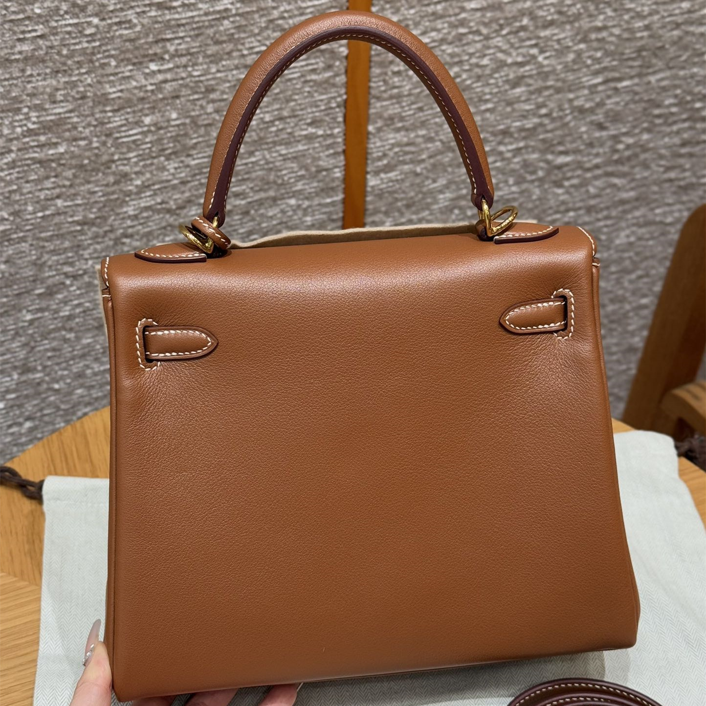 高仿Hermes*Kelly25系列H043220SW37金棕色金扣牛皮純手工