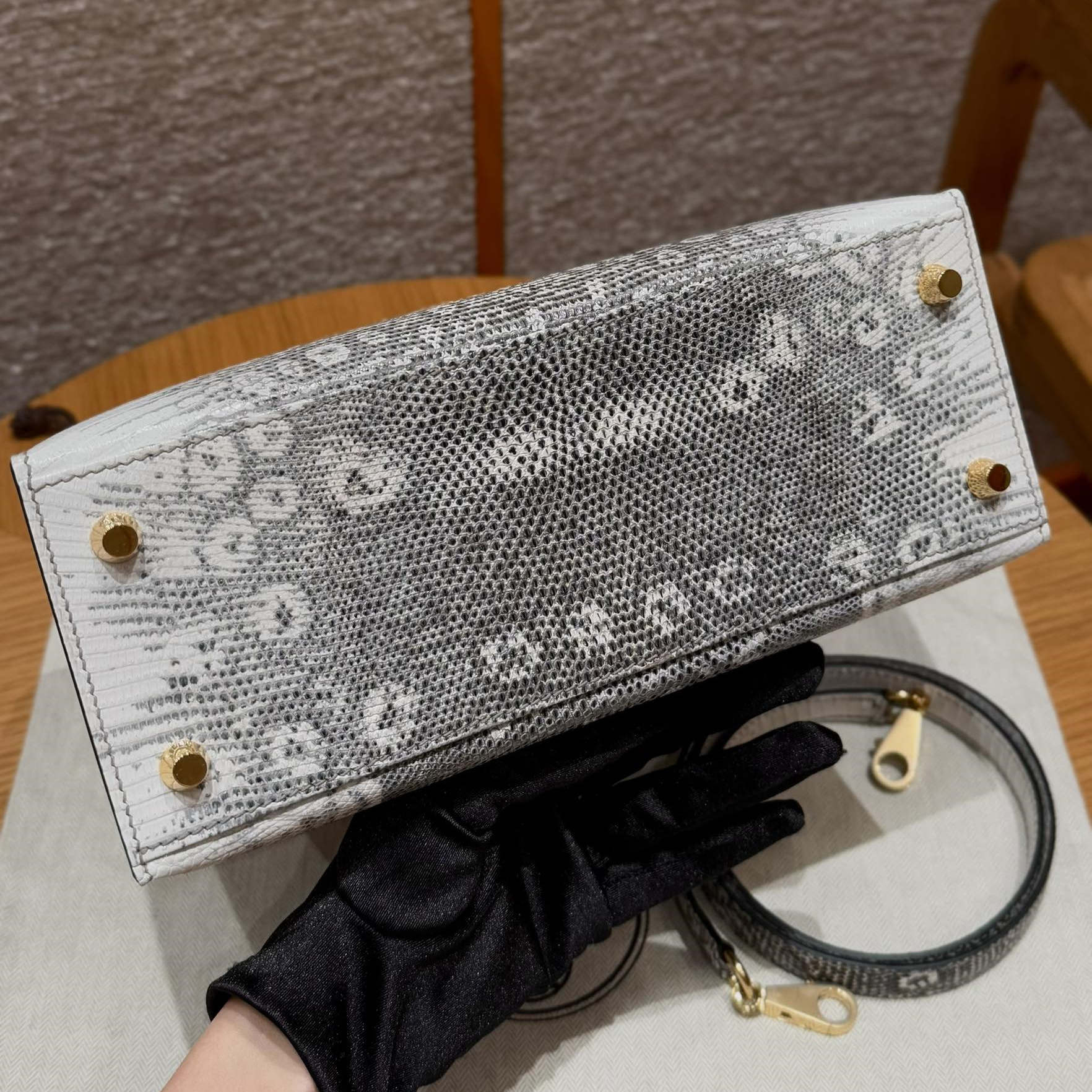 高仿Hermes*Kelly25系列H043110LZ1B原色金扣蜥蜴皮純手工