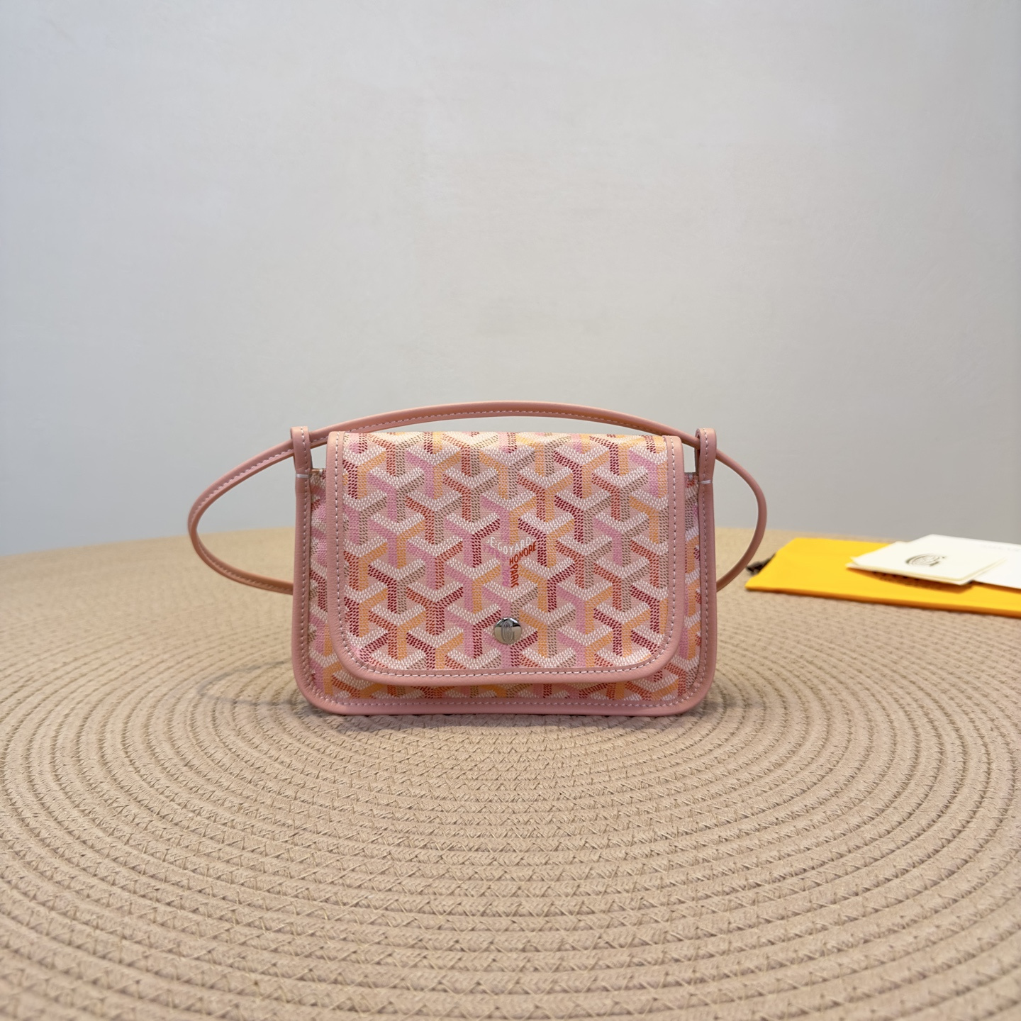 高仿Goyard*Plumet系列74CL42P信封包櫻花粉純原版本