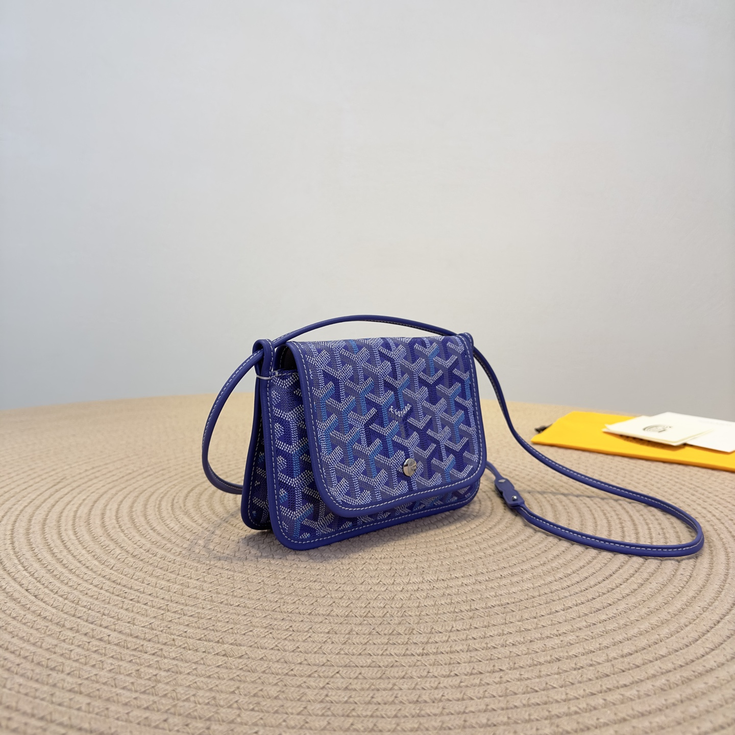 高仿Goyard*Plumet系列73CL21P信封包藍紫純原版本
