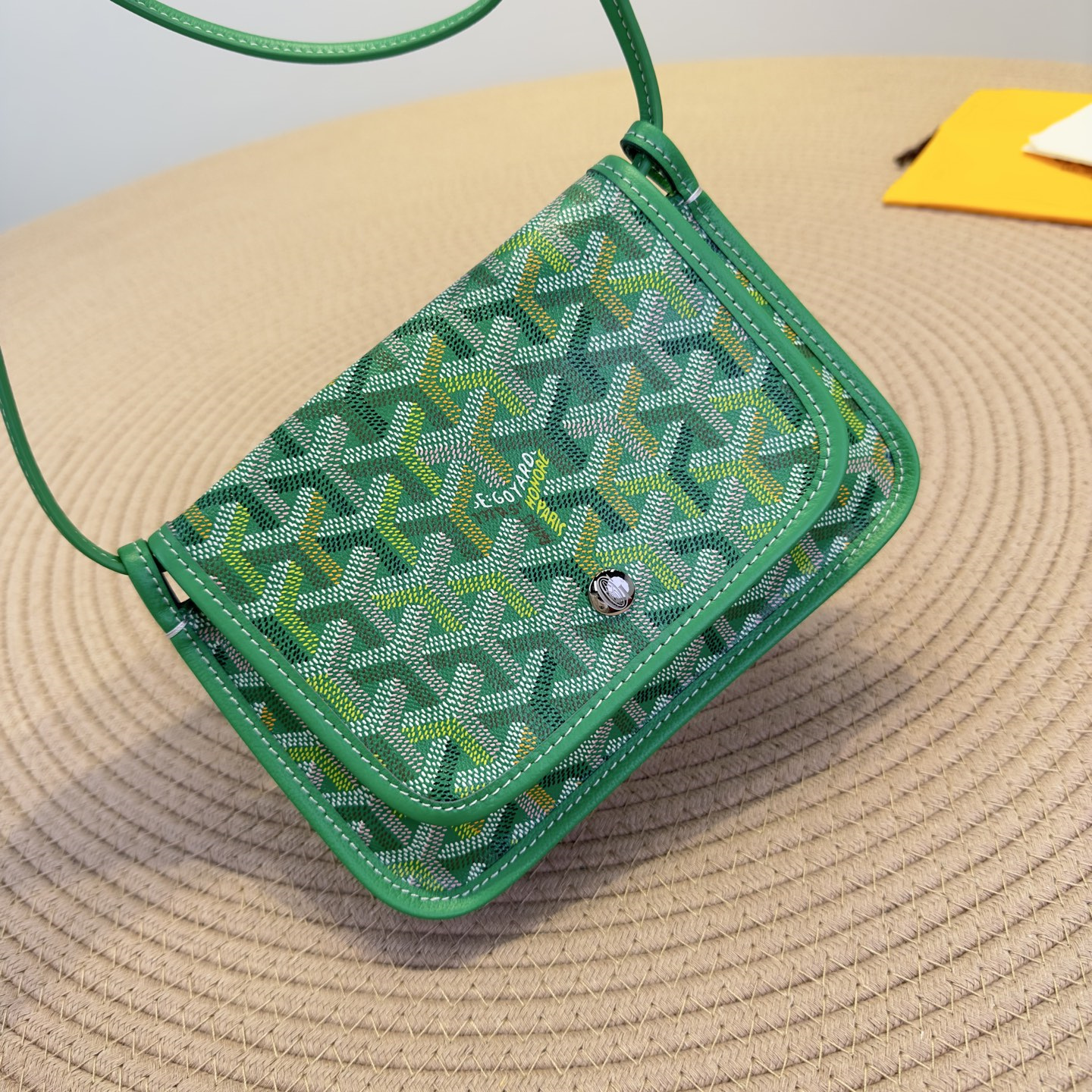 高仿Goyard*Plumet系列72CL69P信封包草地綠純原版本