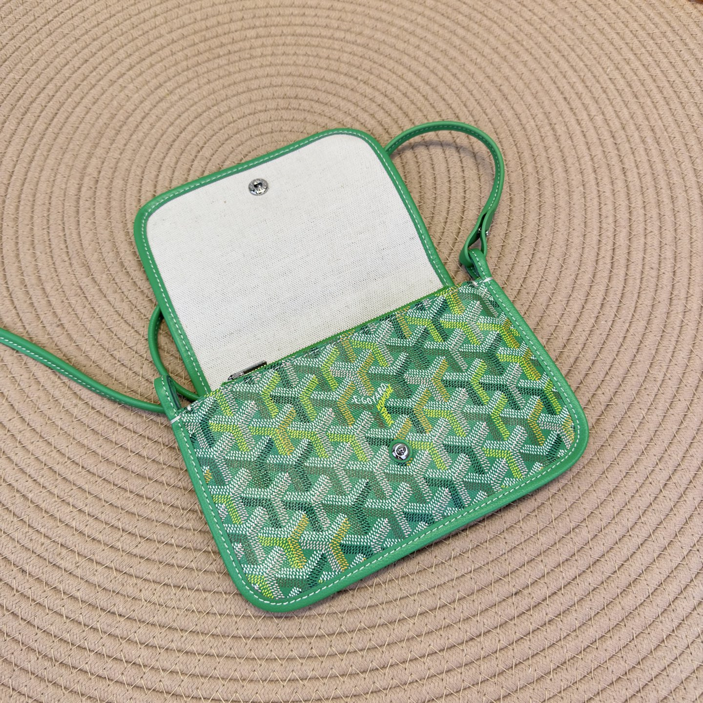 高仿Goyard*Plumet系列72CL69P信封包草地綠純原版本