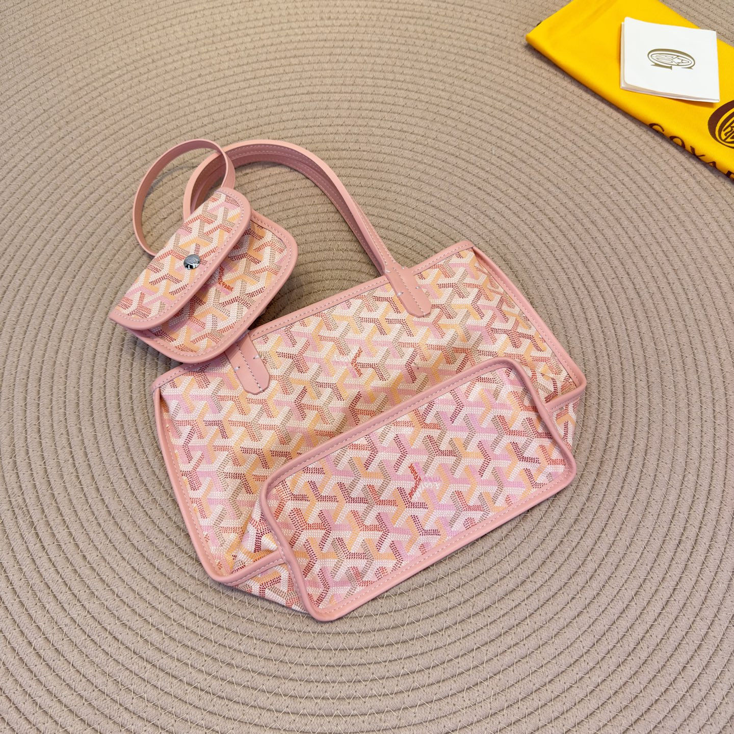 高仿Goyard*Anjou系列42TY74P雙面購物袋櫻花粉Mini純原版本