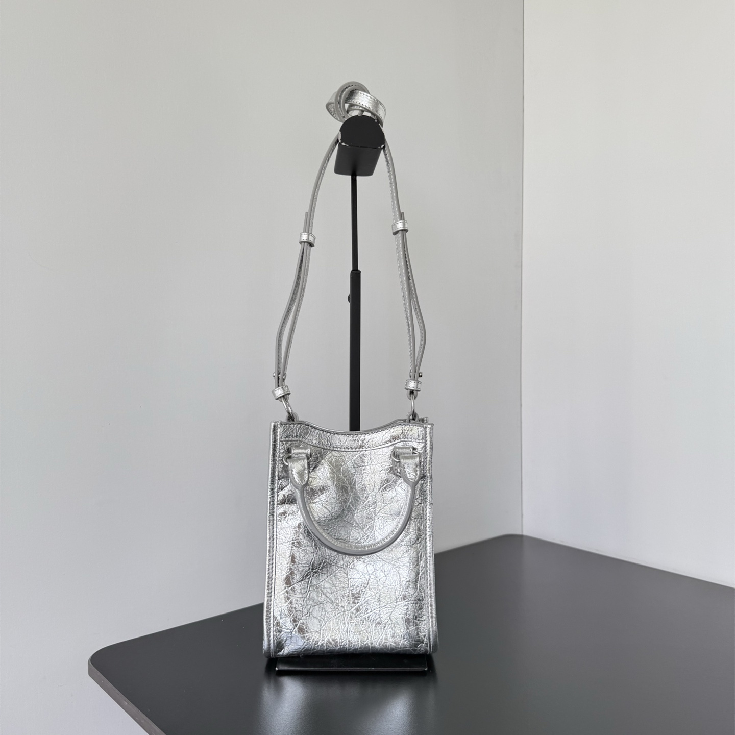 高仿Balenciaga*LeCity系列MY8122手機包小羊皮銀色純原版本