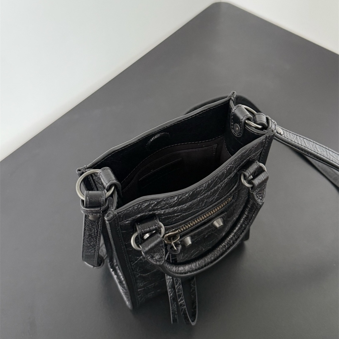高仿Balenciaga*LeCity系列FY1000手機包小羊皮黑色純原版本
