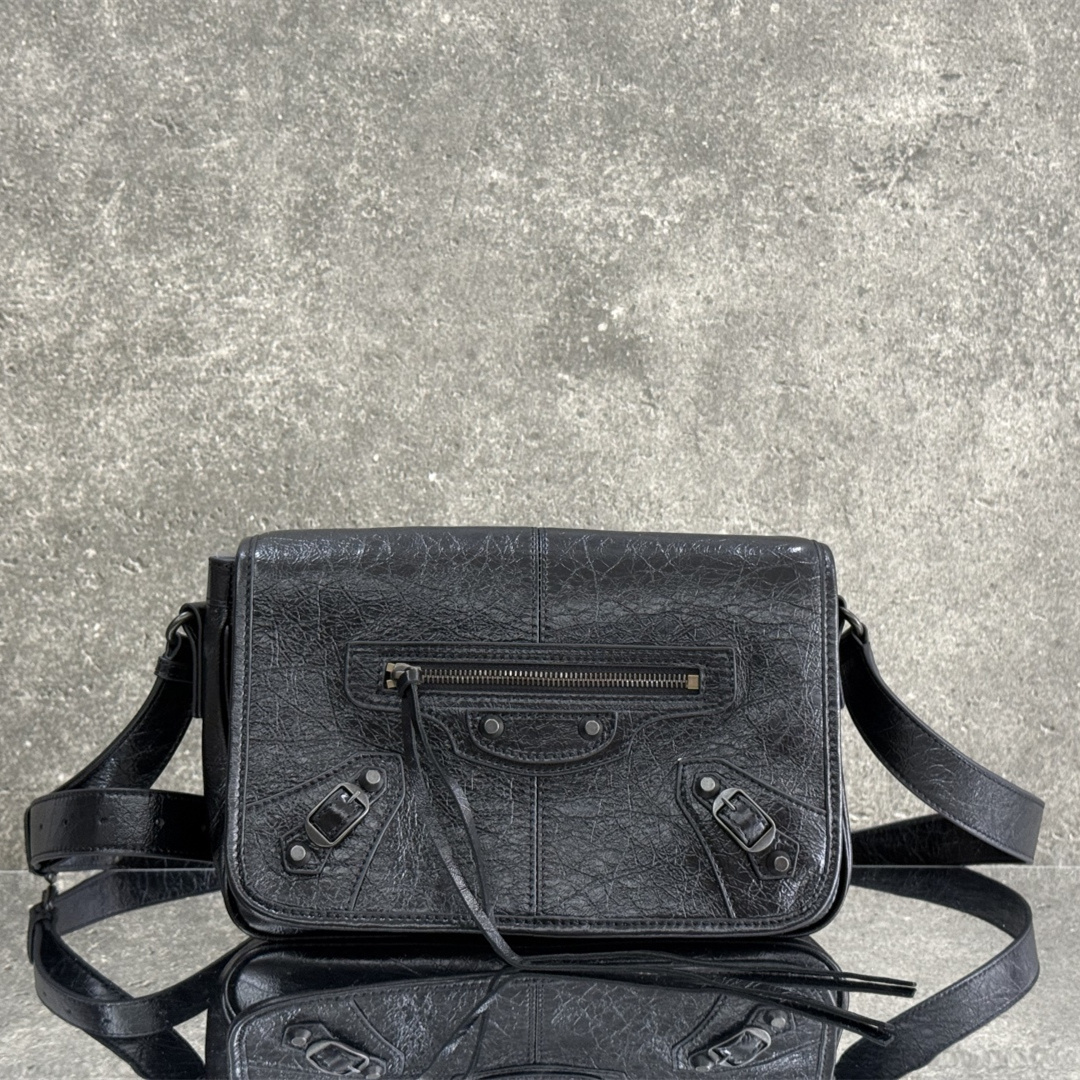 高仿Balenciaga*LeCity系列2ABEK郵差包牛皮黑色小號純原版本