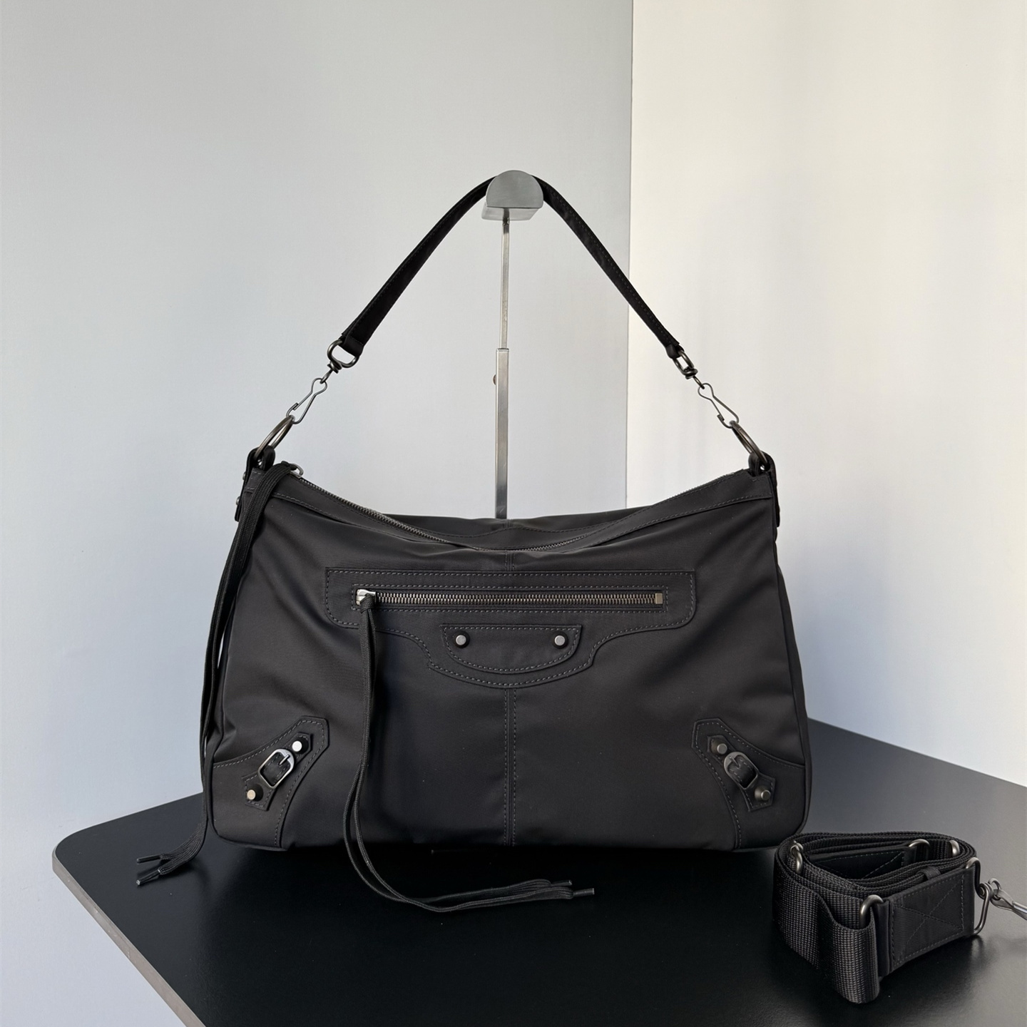 高仿Balenciaga*LeCity系列AB9J1單肩包尼龍黑色中號純原版本