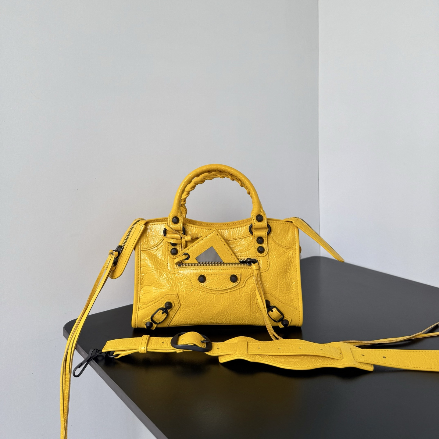 高仿Balenciaga*LeCity系列2ACFH7手袋小羊皮黃色Mini純原版本