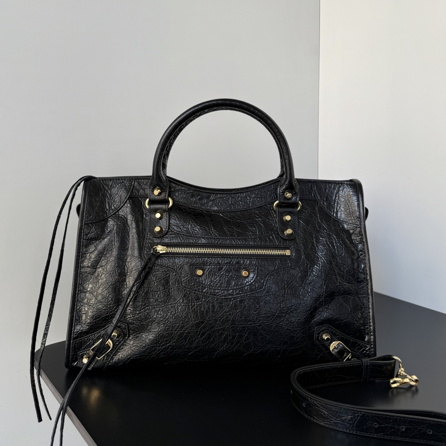 高仿Balenciaga*LeCity系列8210F6機車包小羊皮黑色金釘中號純原版本