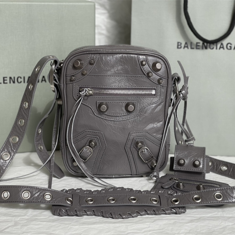 高仿Balenciaga*LeCagole系列210KR1相機包羊皮灰色小號純原版本