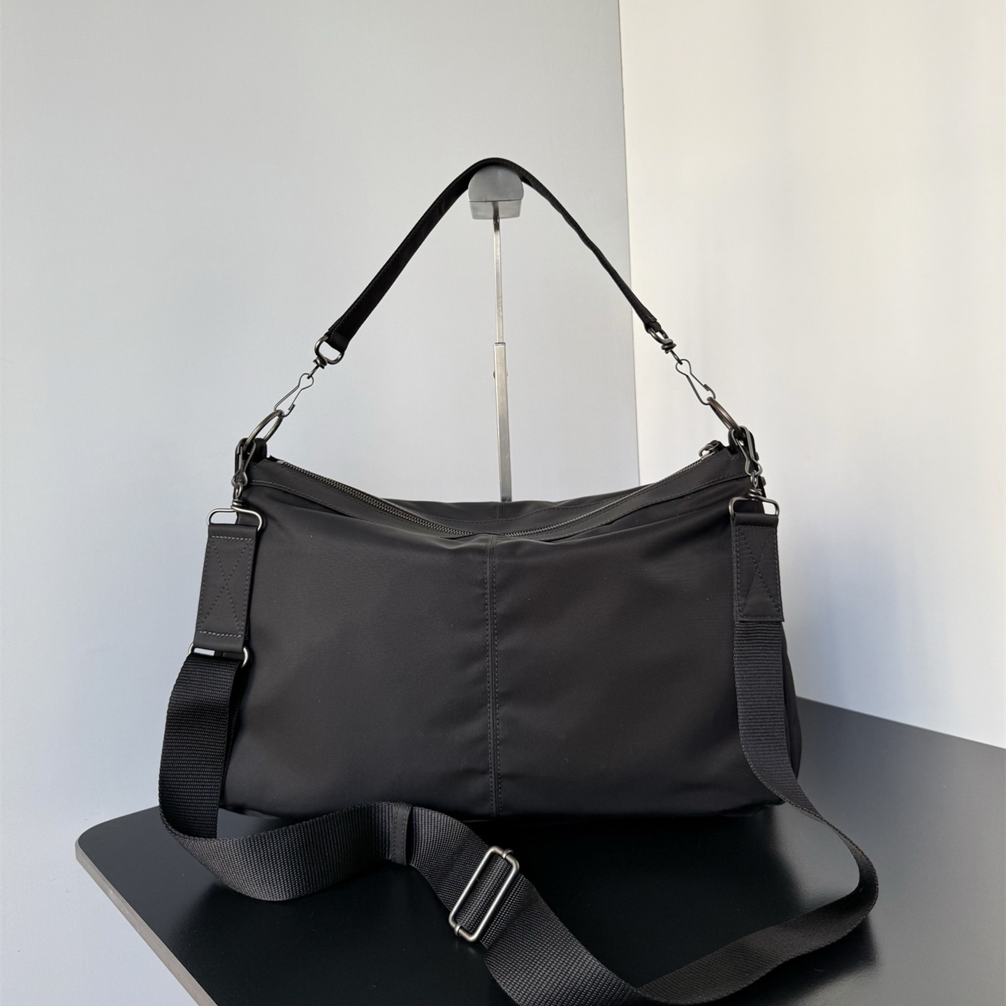 高仿Balenciaga*LeCity系列AB9J1單肩包尼龍黑色中號純原版本