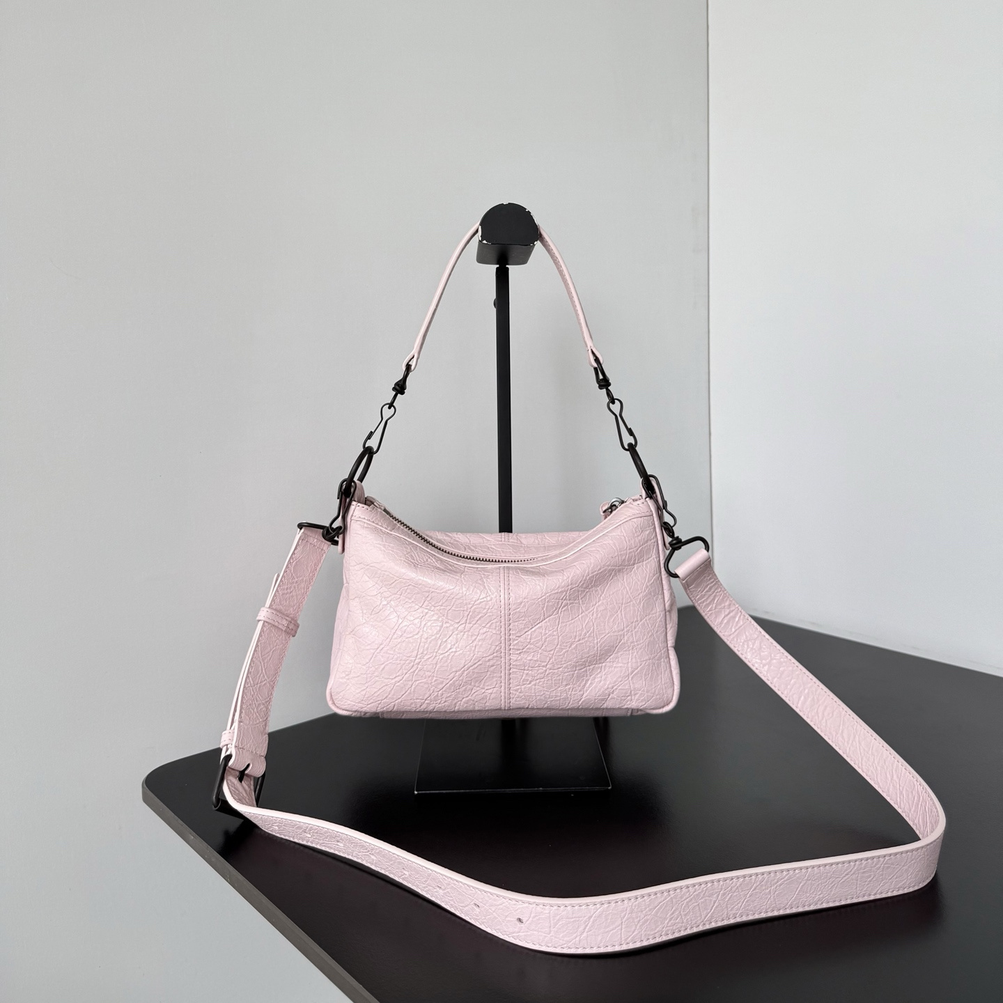 高仿Balenciaga*LeCity系列2ABEK5腋下包羊皮粉色mini純原版本