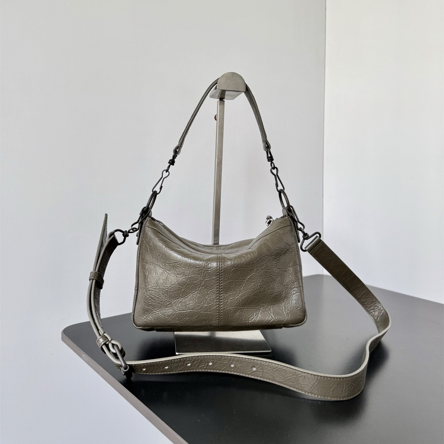 高仿Balenciaga*LeCity系列2ABEK3腋下包羊皮軍綠色mini純原版本