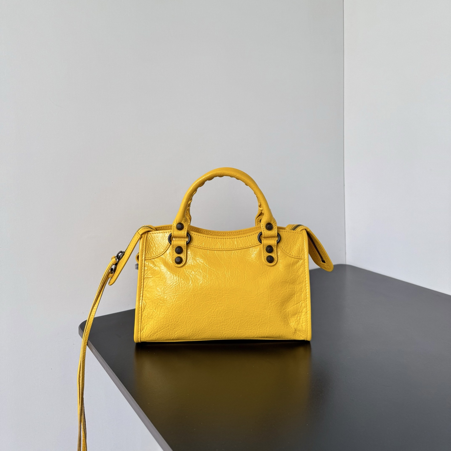 高仿Balenciaga*LeCity系列2ACFH7手袋小羊皮黃色Mini純原版本