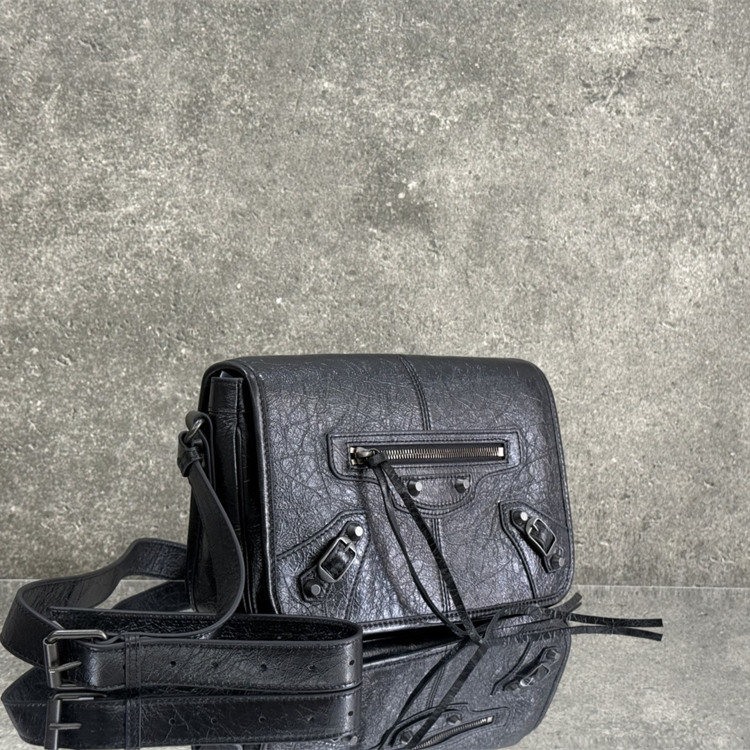 高仿Balenciaga*LeCity系列2ABEK郵差包牛皮黑色小號純原版本
