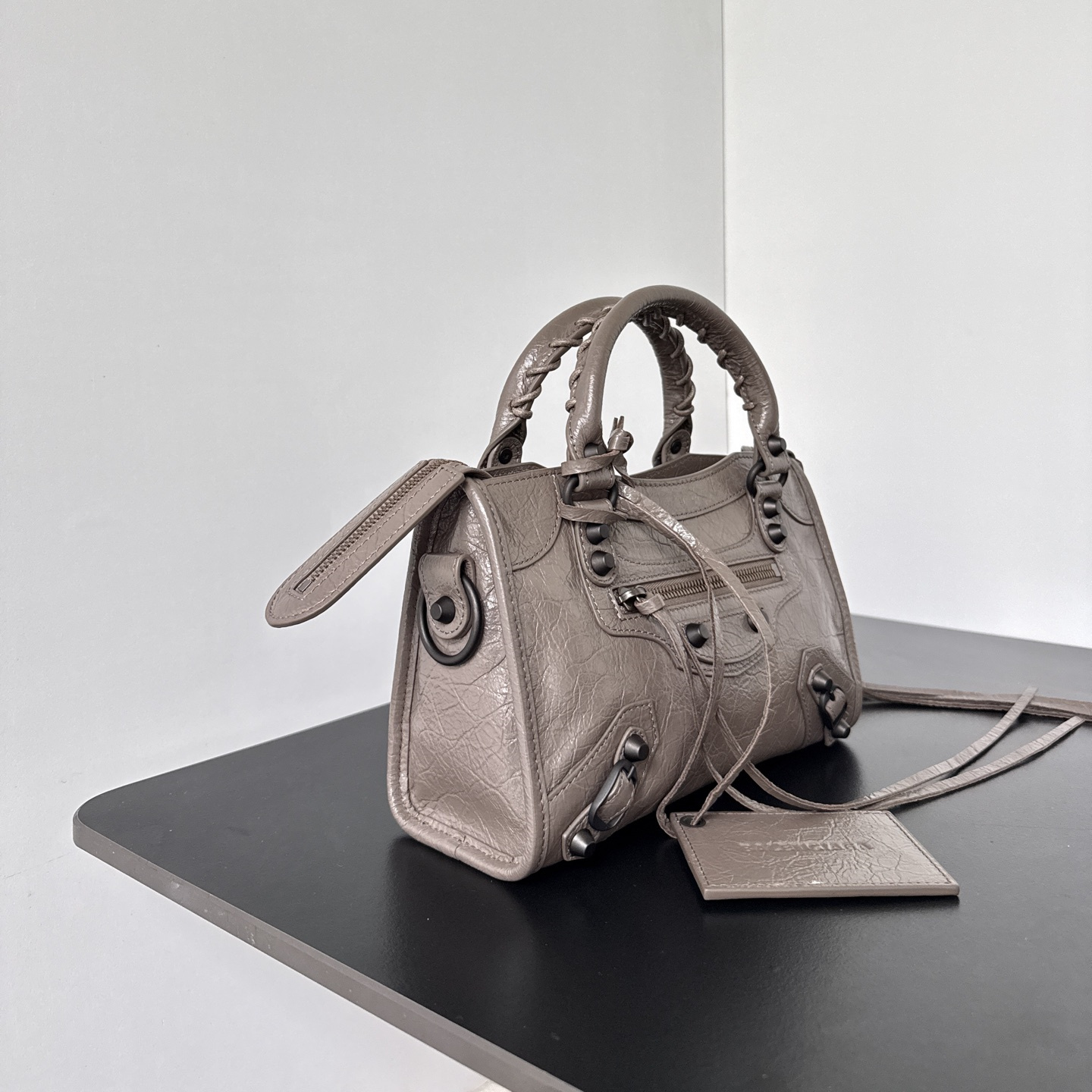 高仿Balenciaga*LeCity系列2ACFH5手袋小羊皮胡桃色Mini純原版本