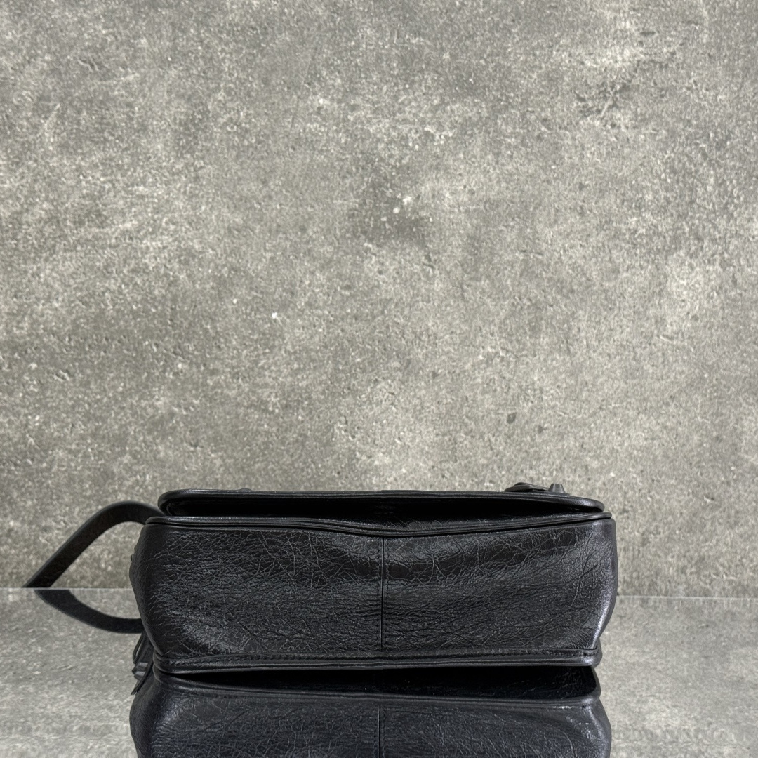 高仿Balenciaga*LeCity系列2ABEK郵差包牛皮黑色小號純原版本