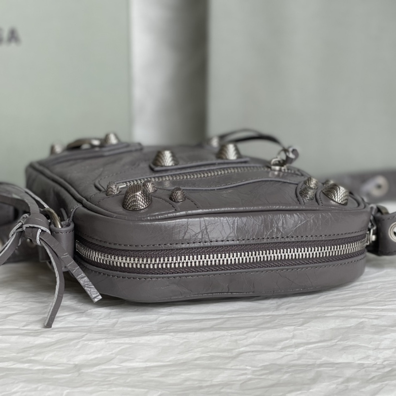 高仿Balenciaga*LeCagole系列210KR1相機包羊皮灰色小號純原版本
