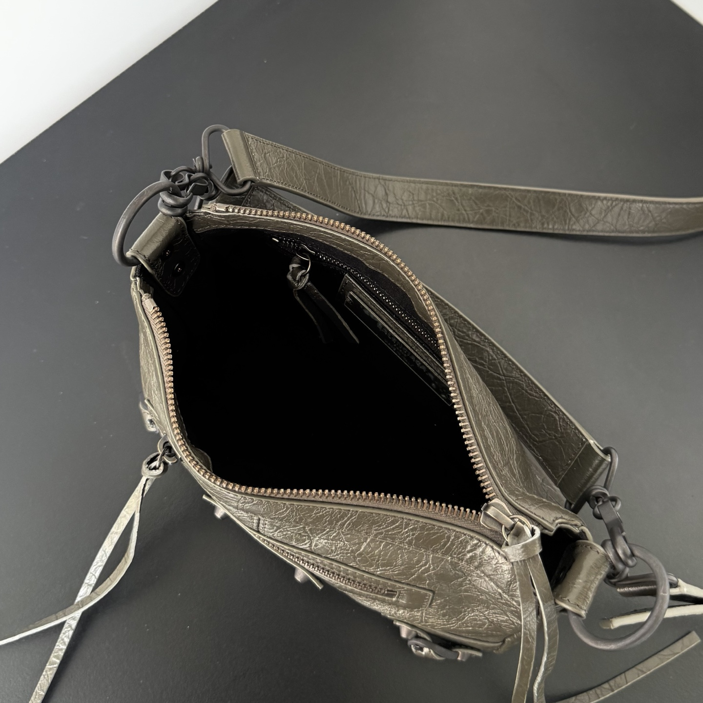 高仿Balenciaga*LeCity系列2ABEK3腋下包羊皮軍綠色mini純原版本