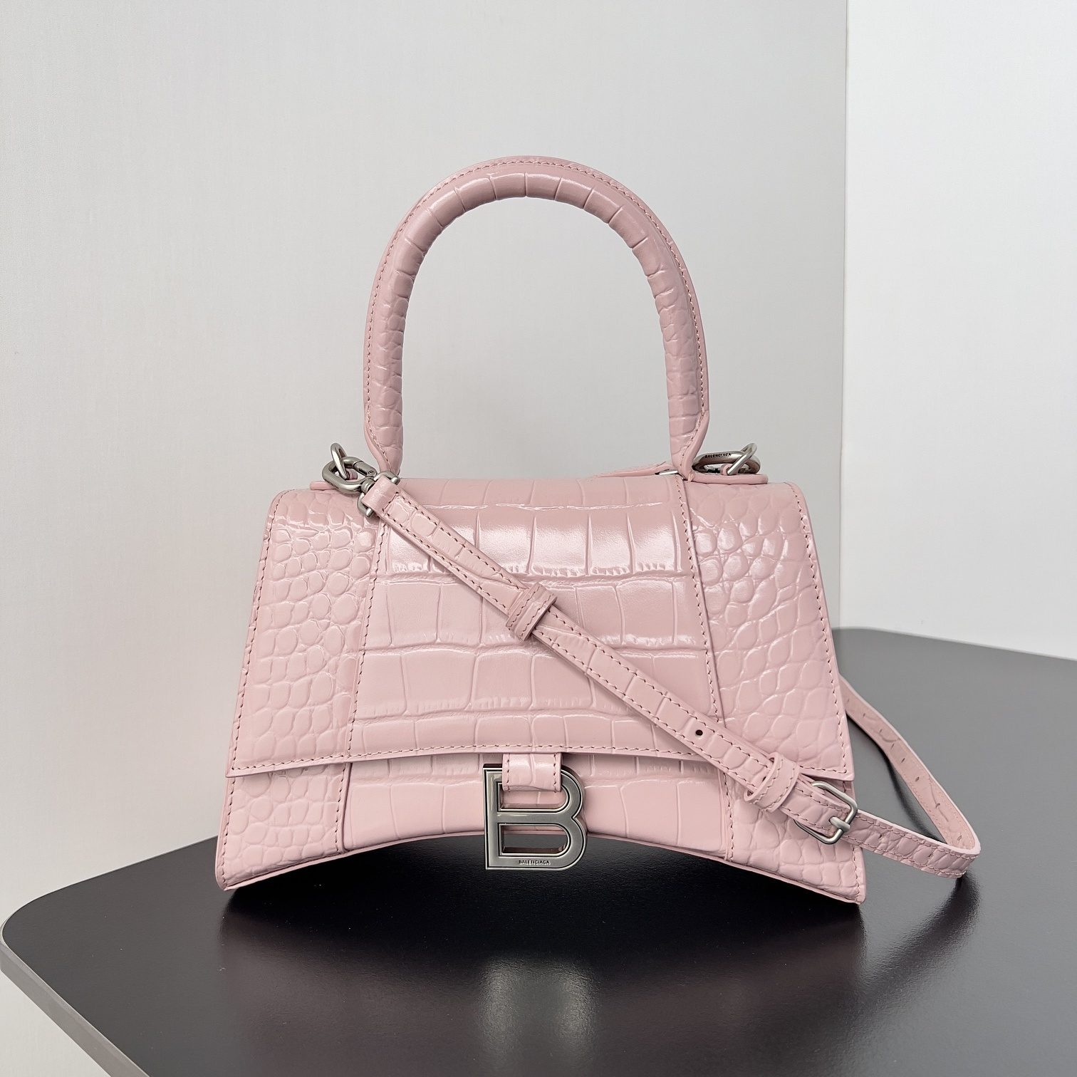 高仿Balenciaga*Hourglass系列LR6Y69沙漏包鱷魚紋粉色小號純原版本