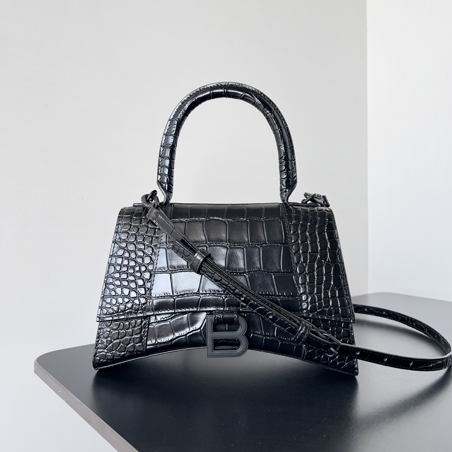 高仿Balenciaga*Hourglass系列LR6710沙漏包鱷魚紋黑色黑扣小號純原版本