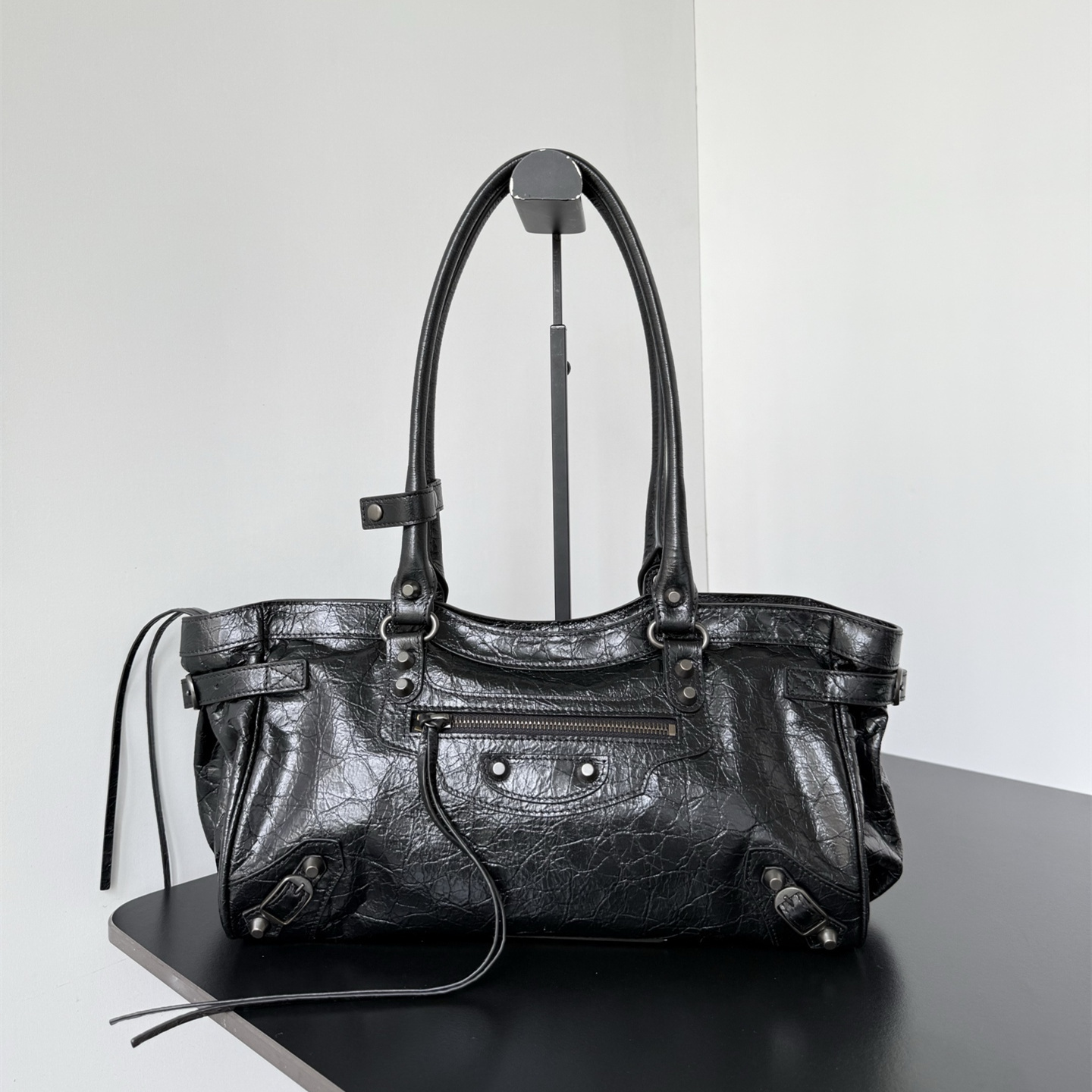 高仿Balenciaga*LeCity系列7042AB橫版機車包羊皮黑色純原版本