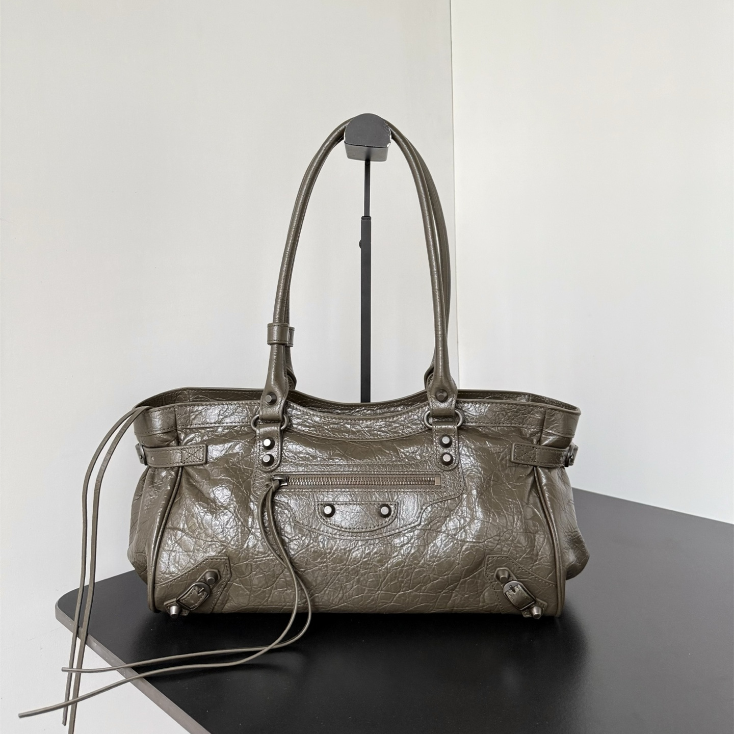 高仿Balenciaga*LeCity系列7042AB橫版機車包羊皮軍綠色純原版本
