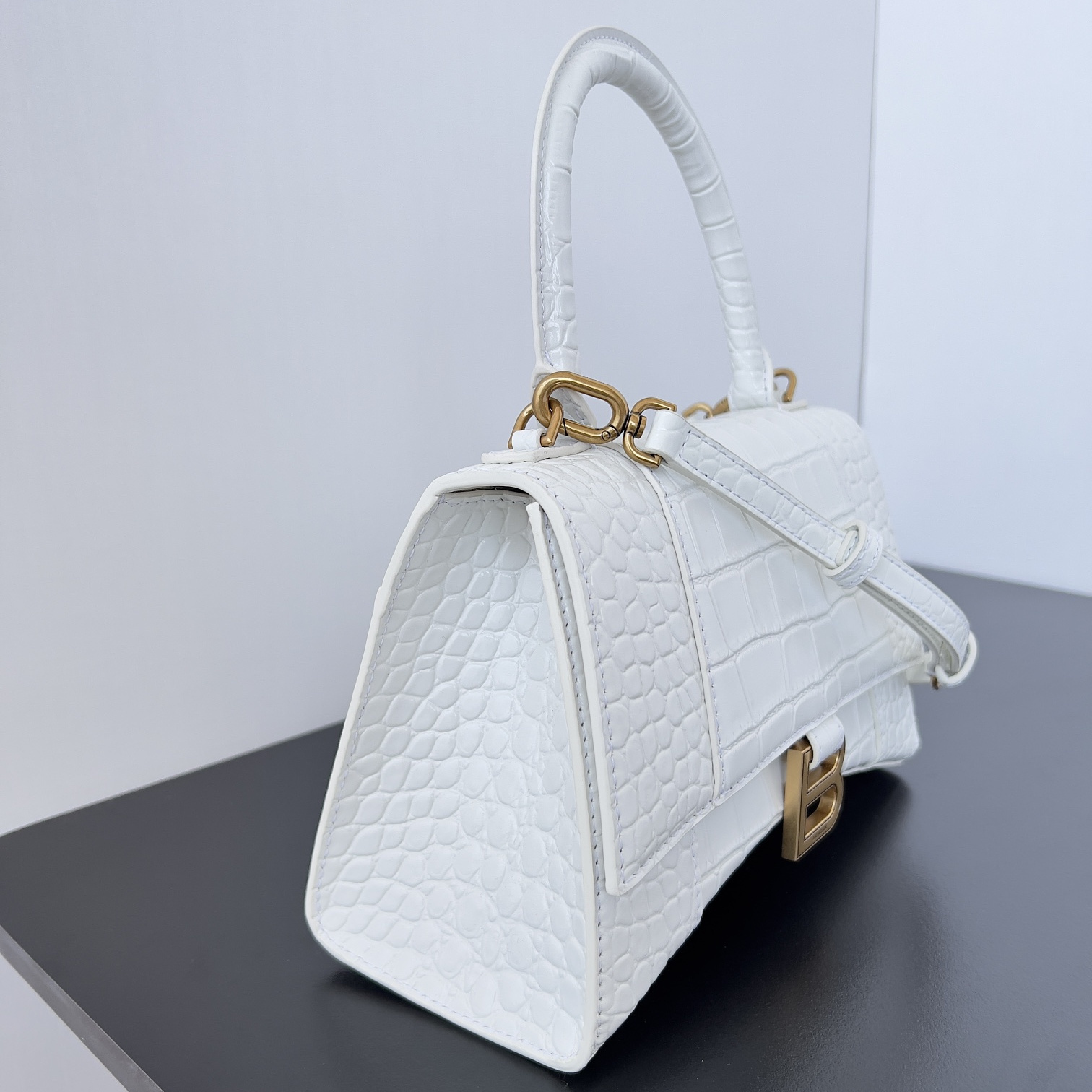 高仿Balenciaga*Hourglass系列LRGM90沙漏包鱷魚紋白色金扣小號純原版本