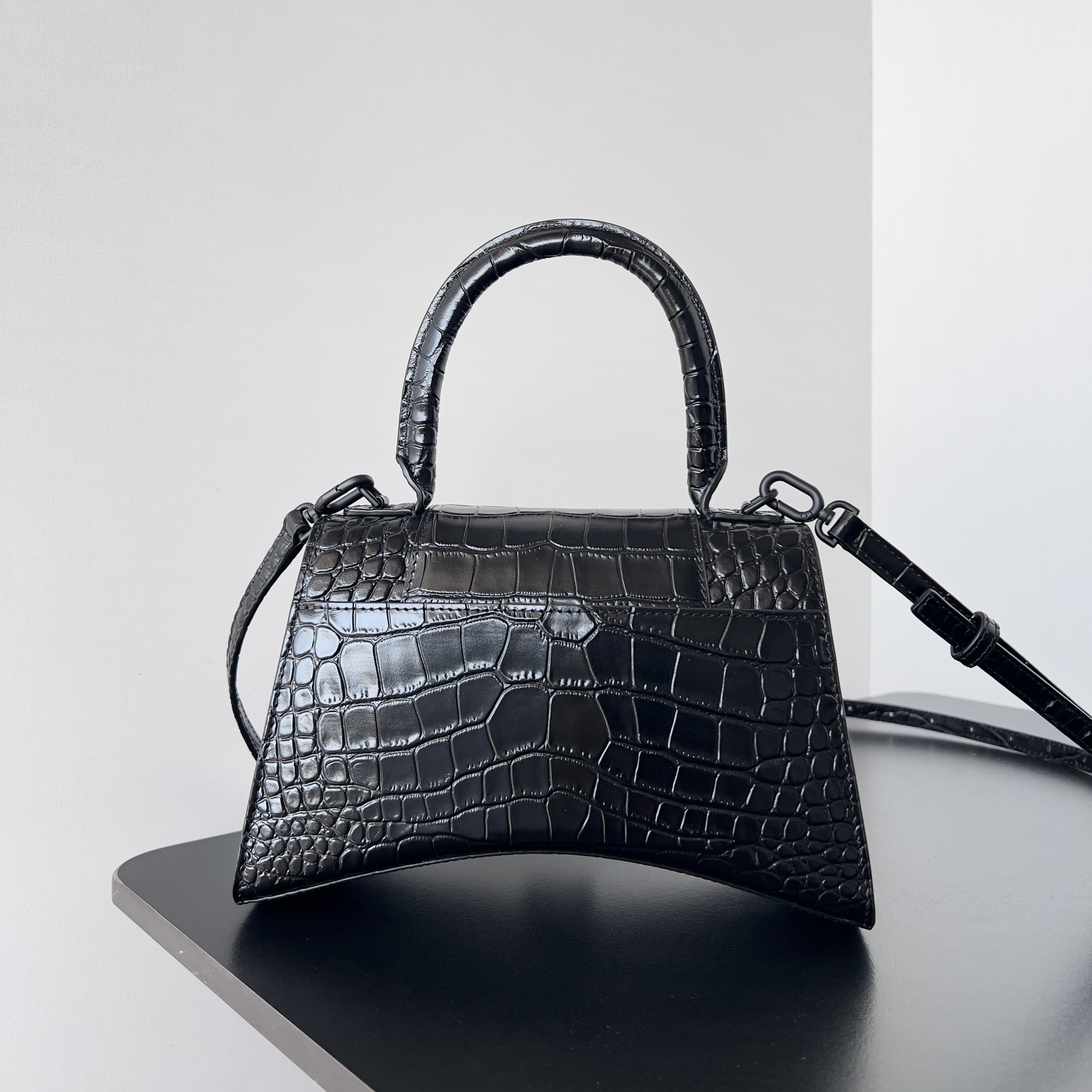 高仿Balenciaga*Hourglass系列LR6710沙漏包鱷魚紋黑色黑扣小號純原版本